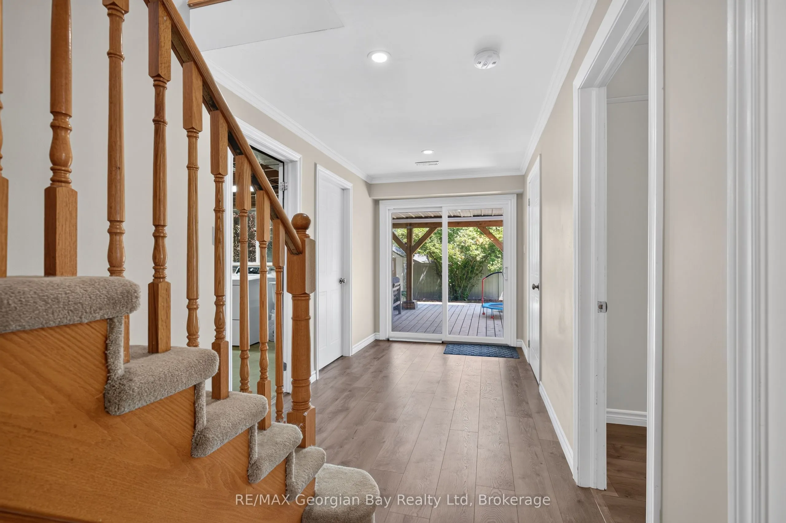 1005 Dina Crescent