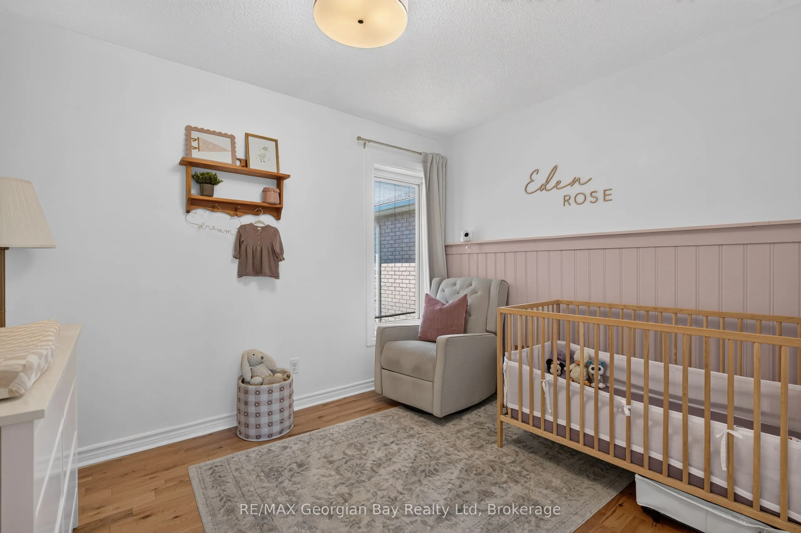 1005 Dina Crescent