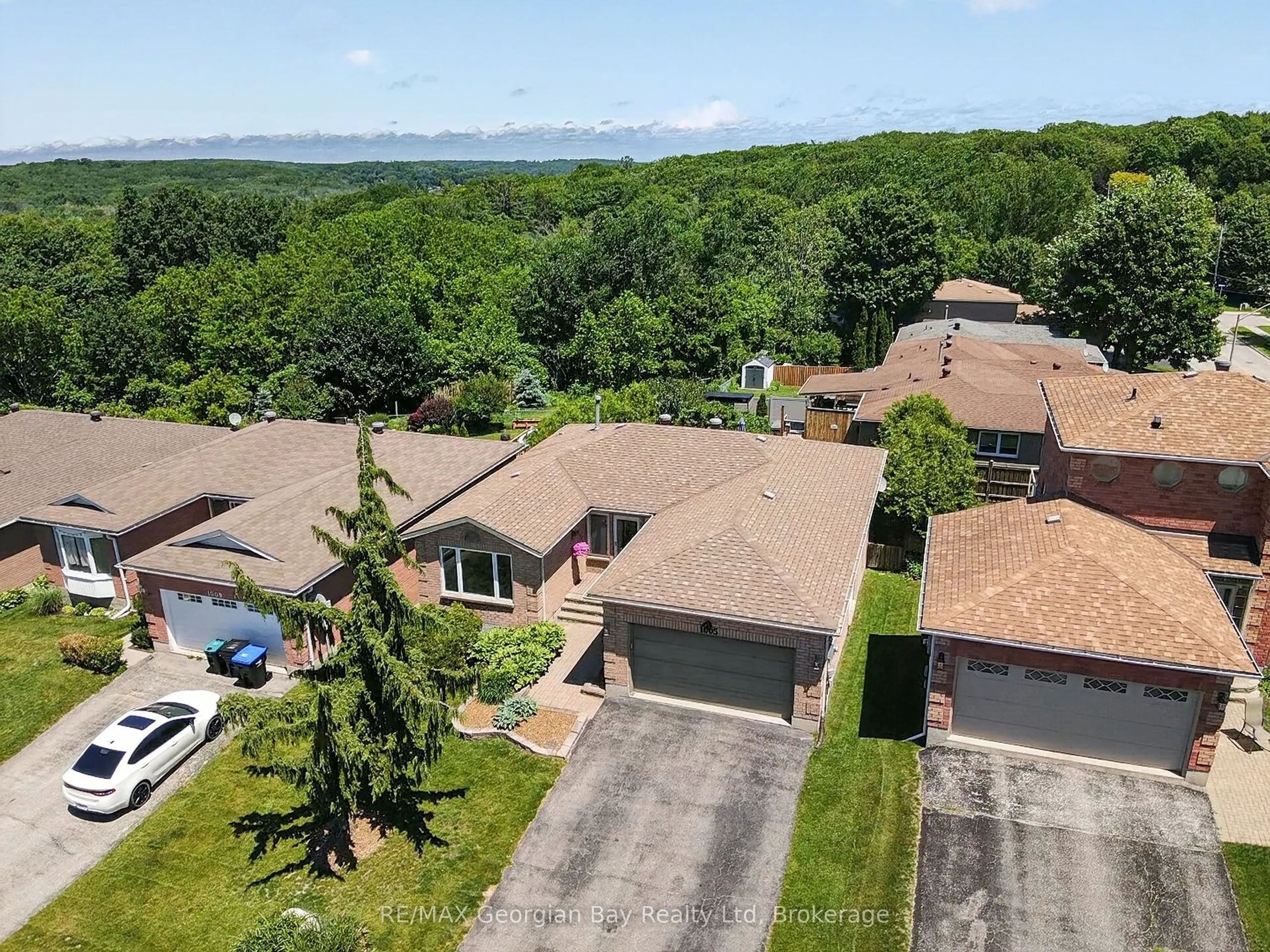 1005 Dina Crescent