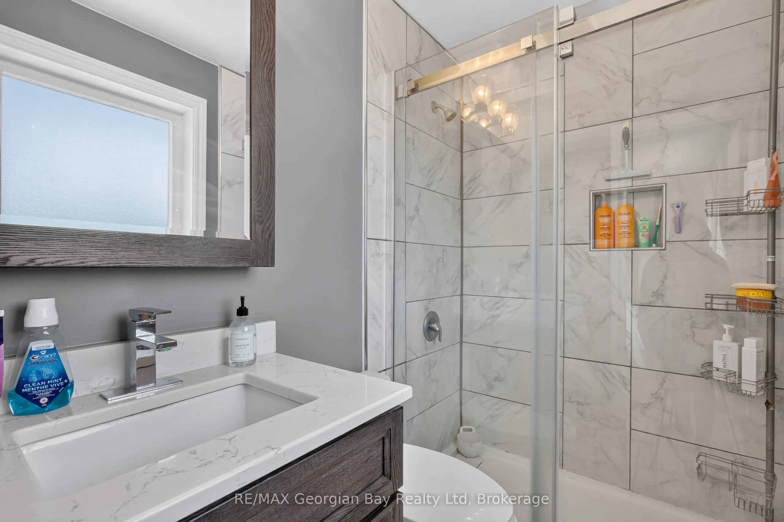 1005 Dina Crescent