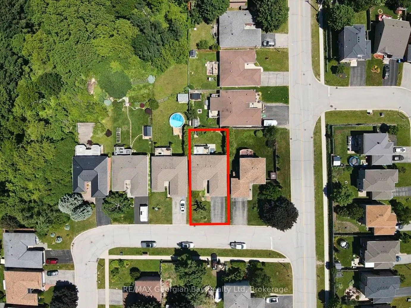 1005 Dina Crescent