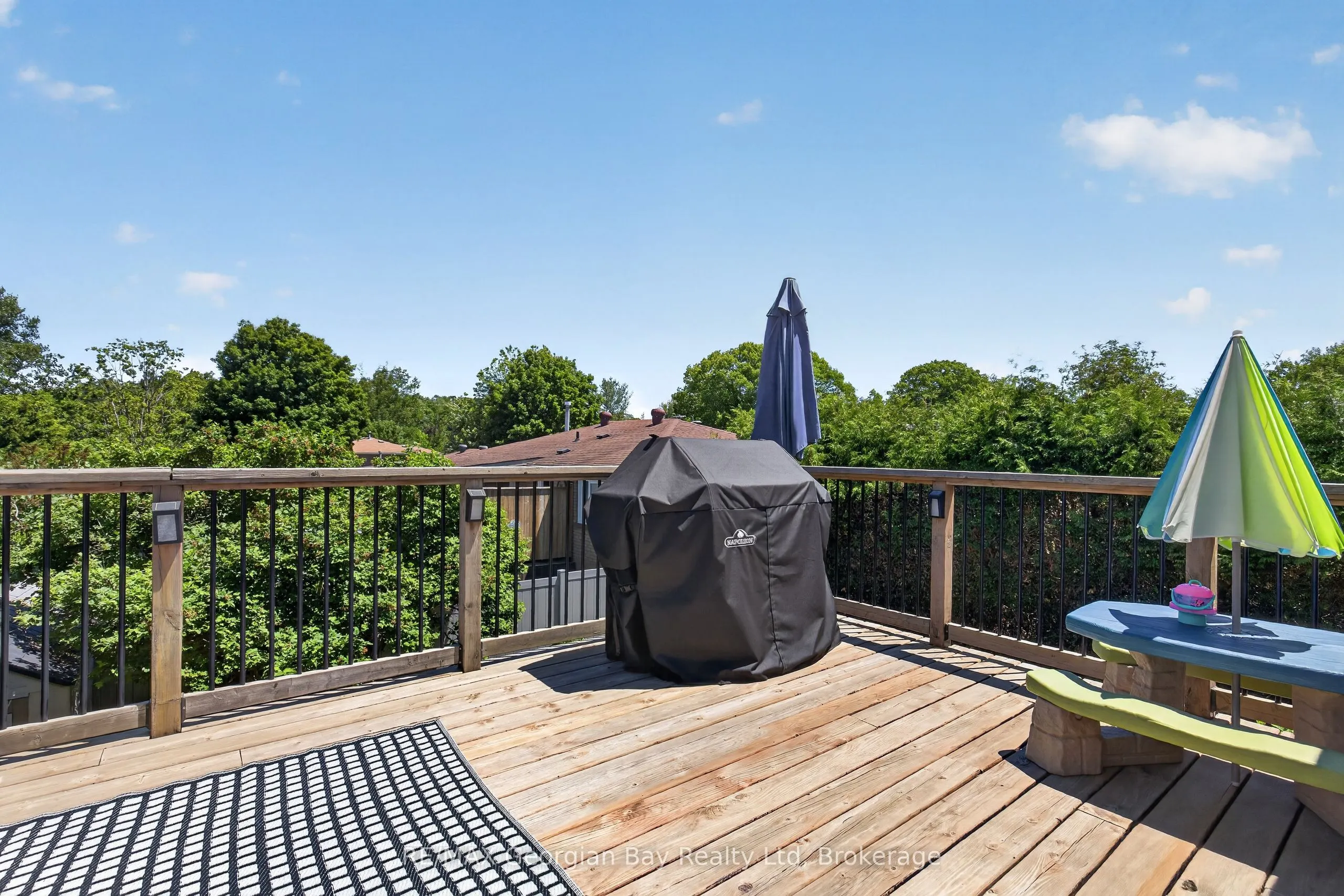 1005 Dina Crescent