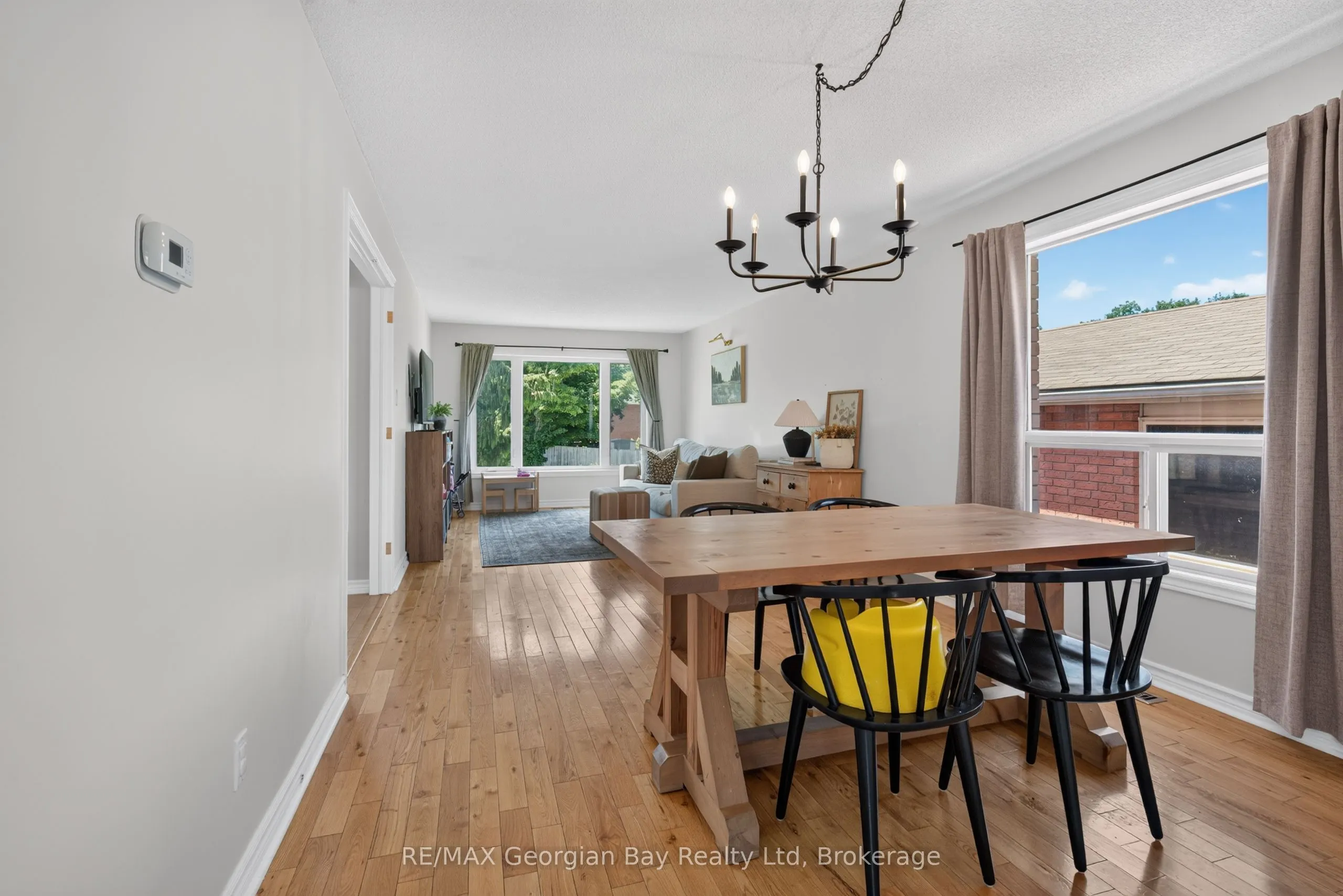 1005 Dina Crescent