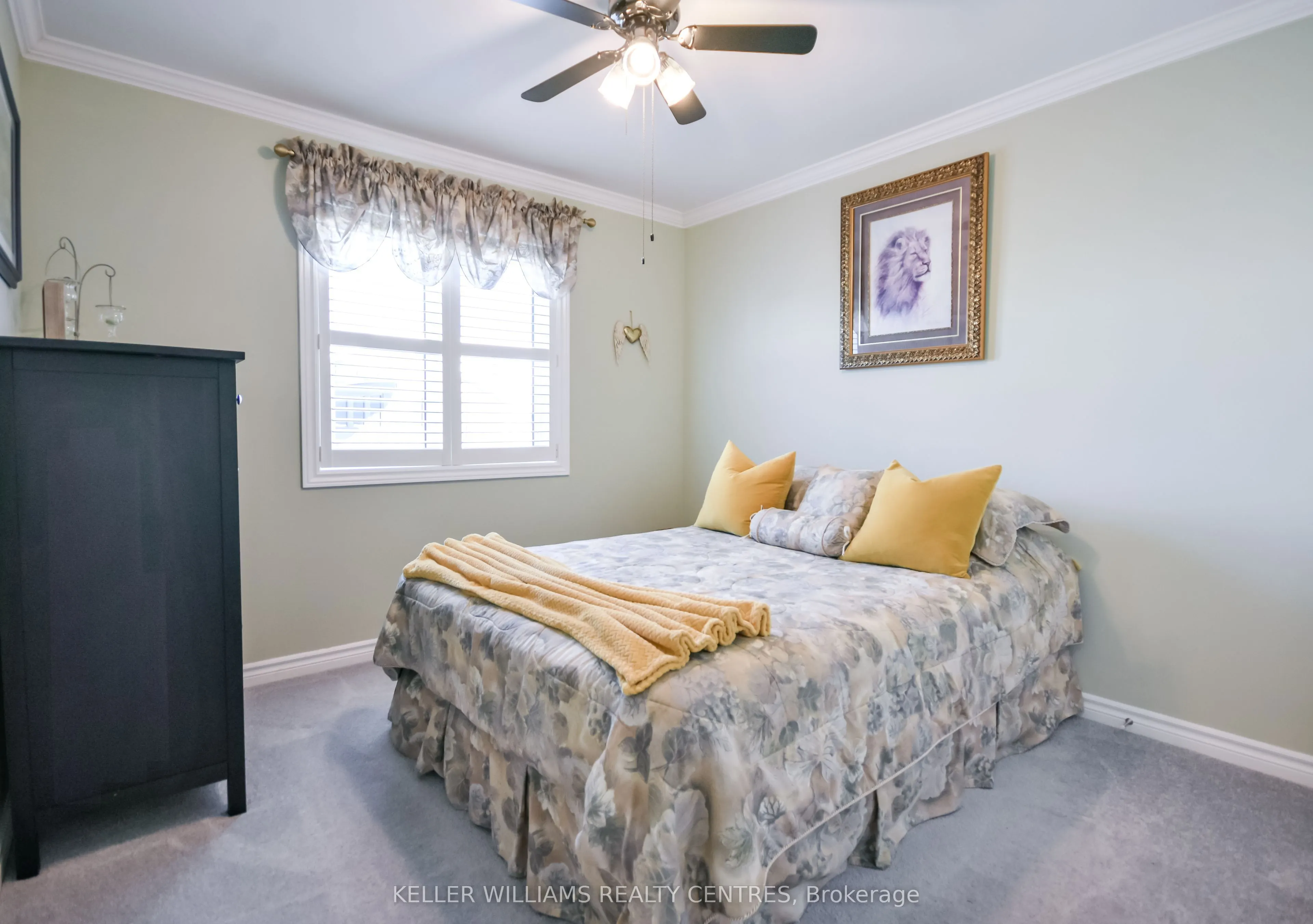 10 Sinclair Crescent