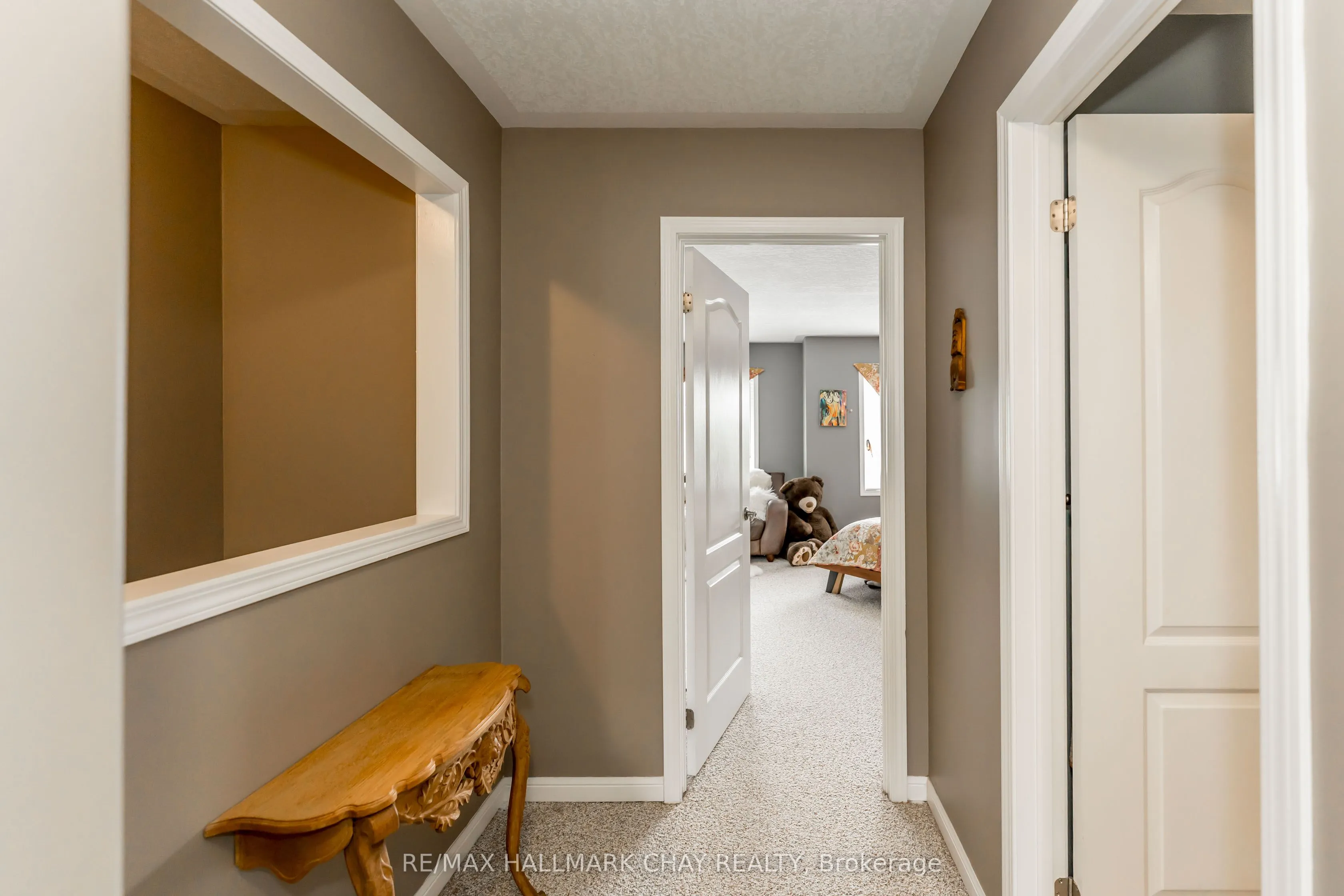488 Yonge Street #9