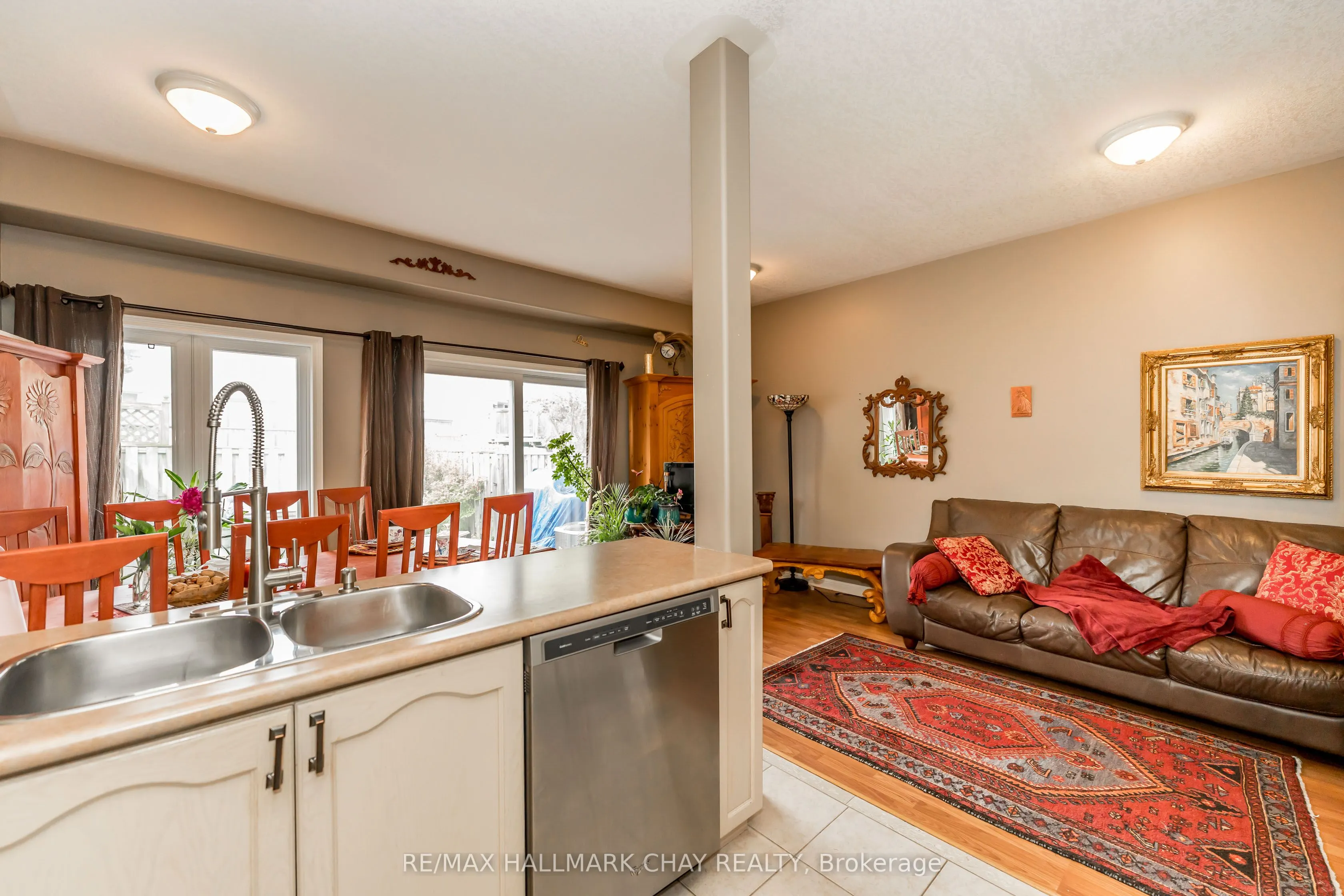 488 Yonge Street #9