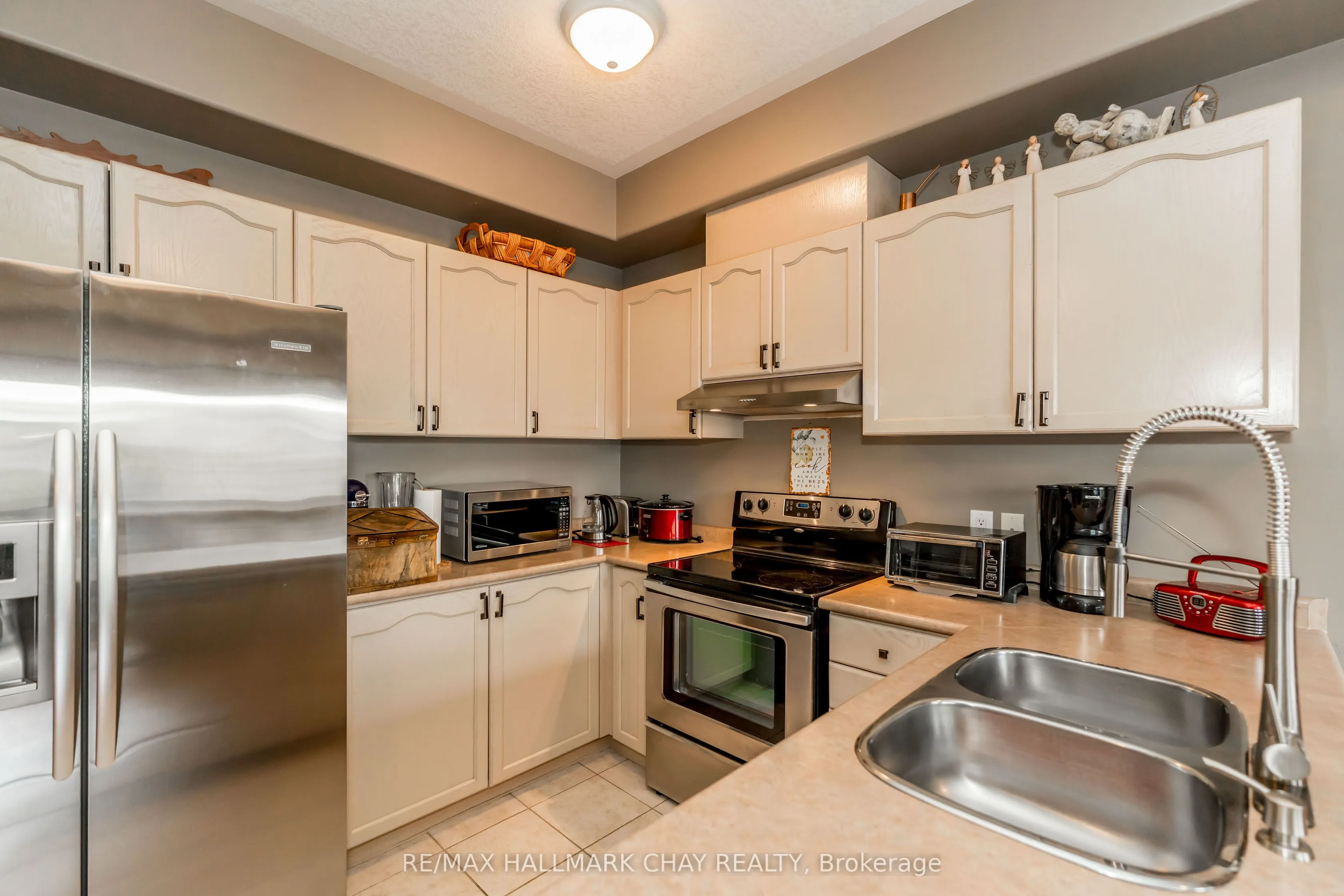 488 Yonge Street #9
