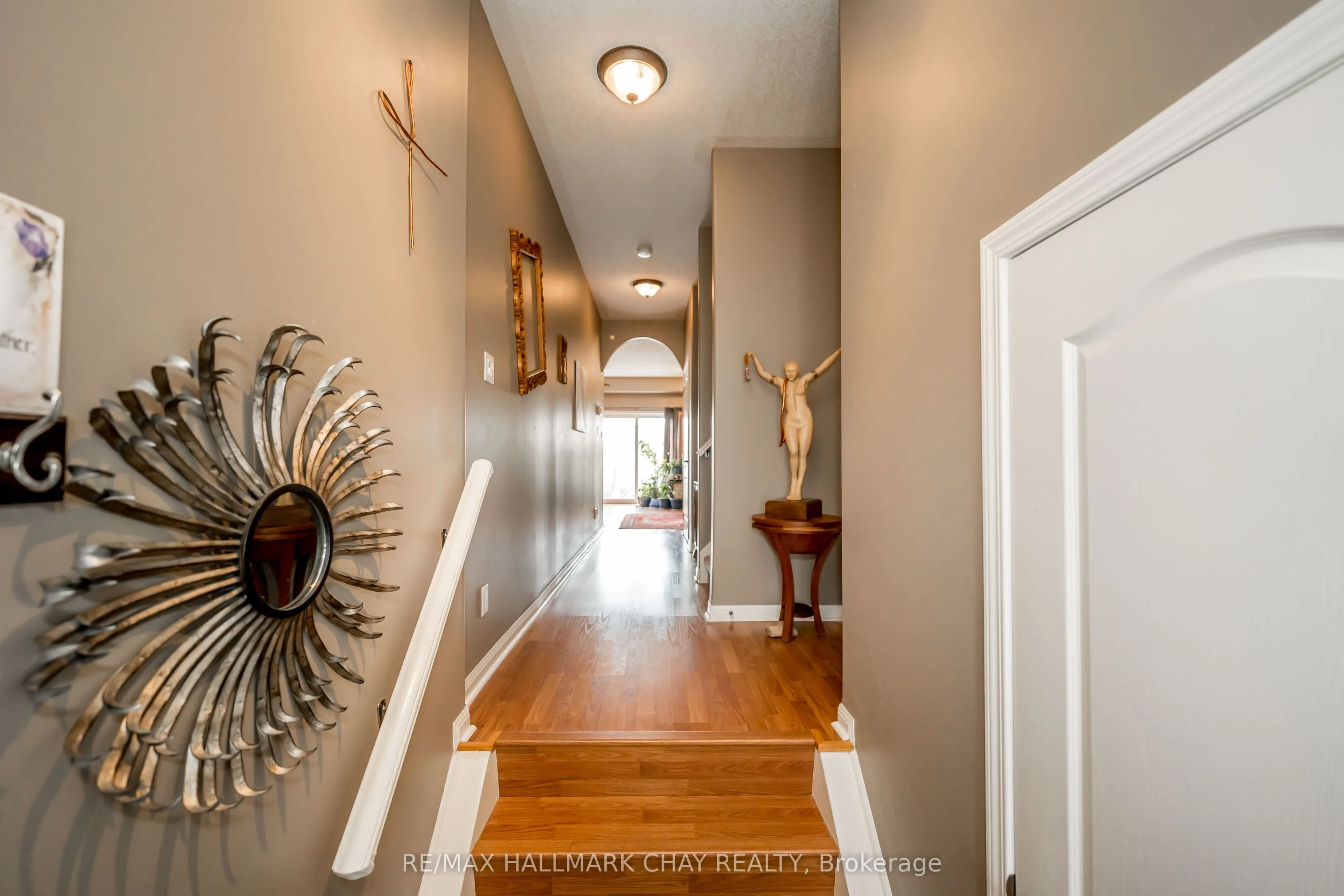 488 Yonge Street #9