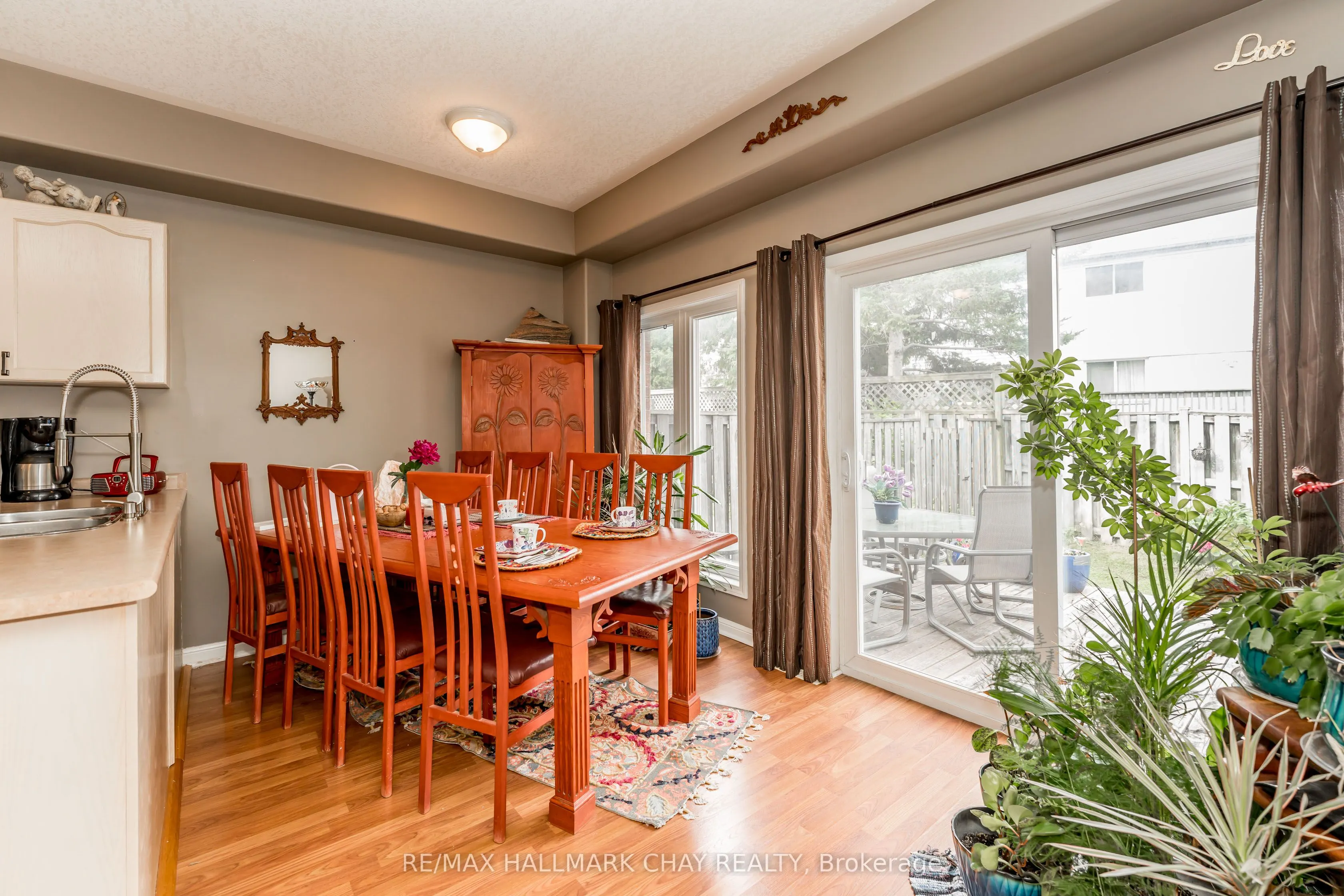 488 Yonge Street #9