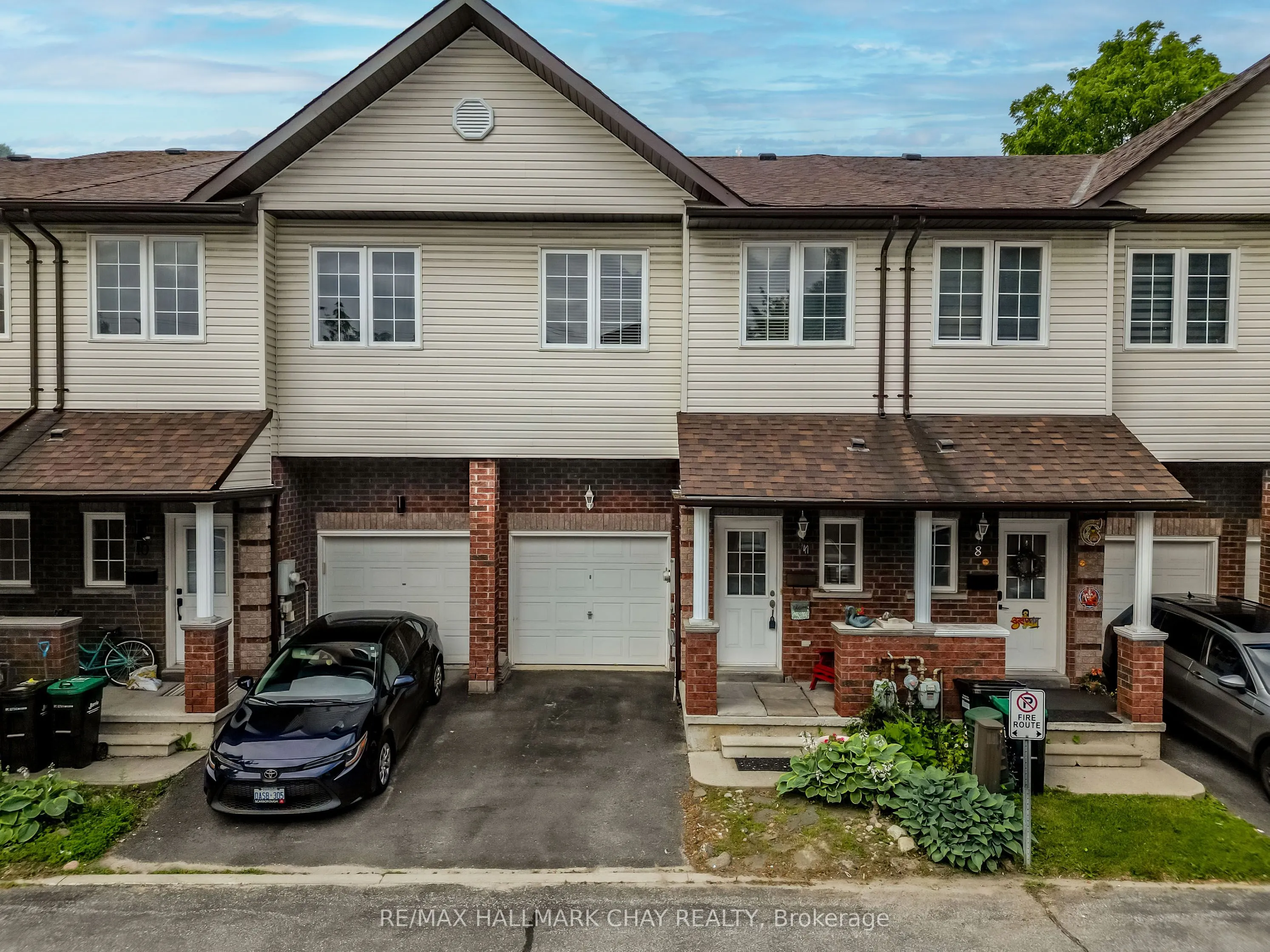 488 Yonge Street #9