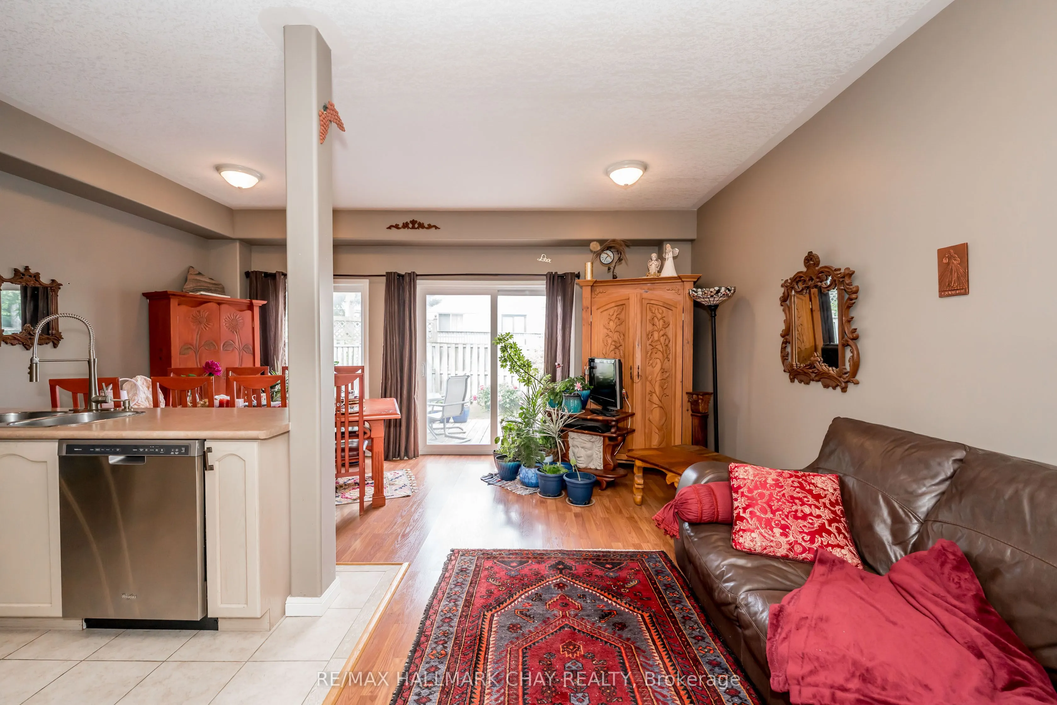 488 Yonge Street #9