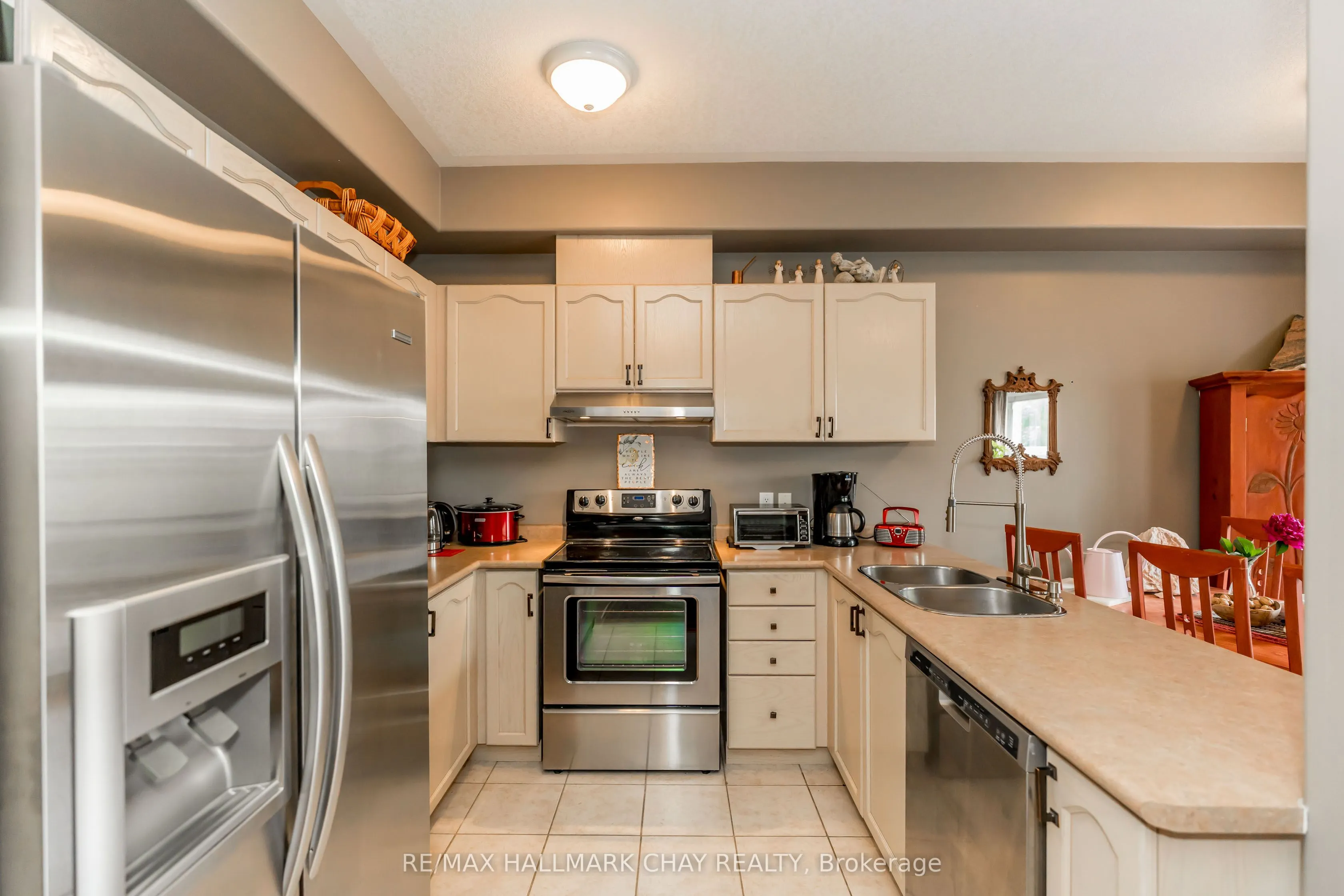488 Yonge Street #9