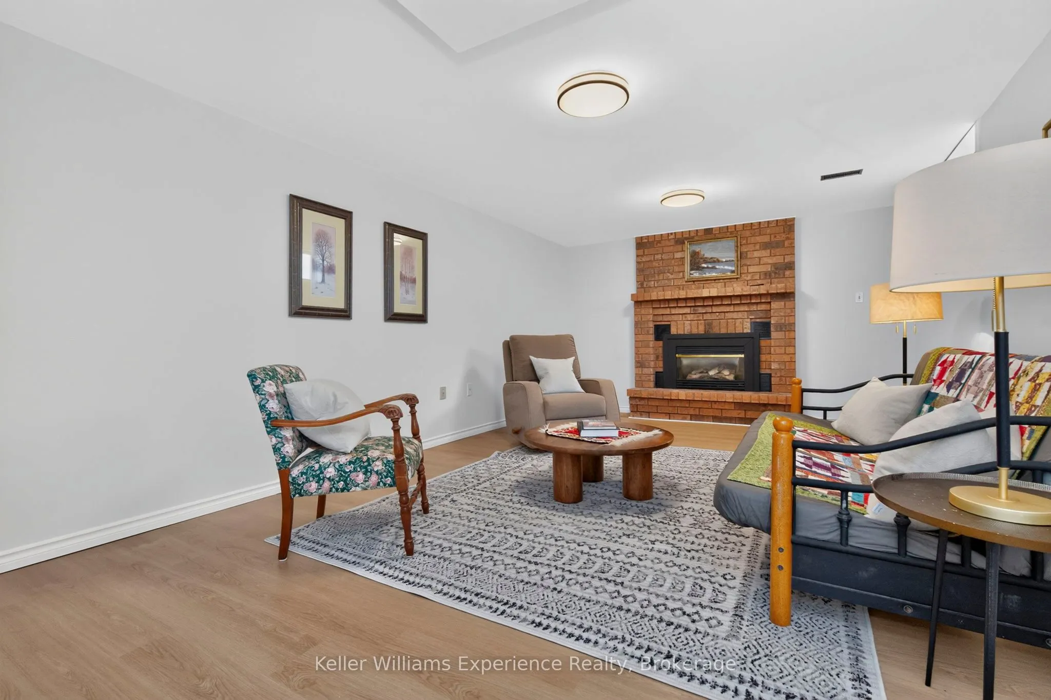 922 Playfair Road