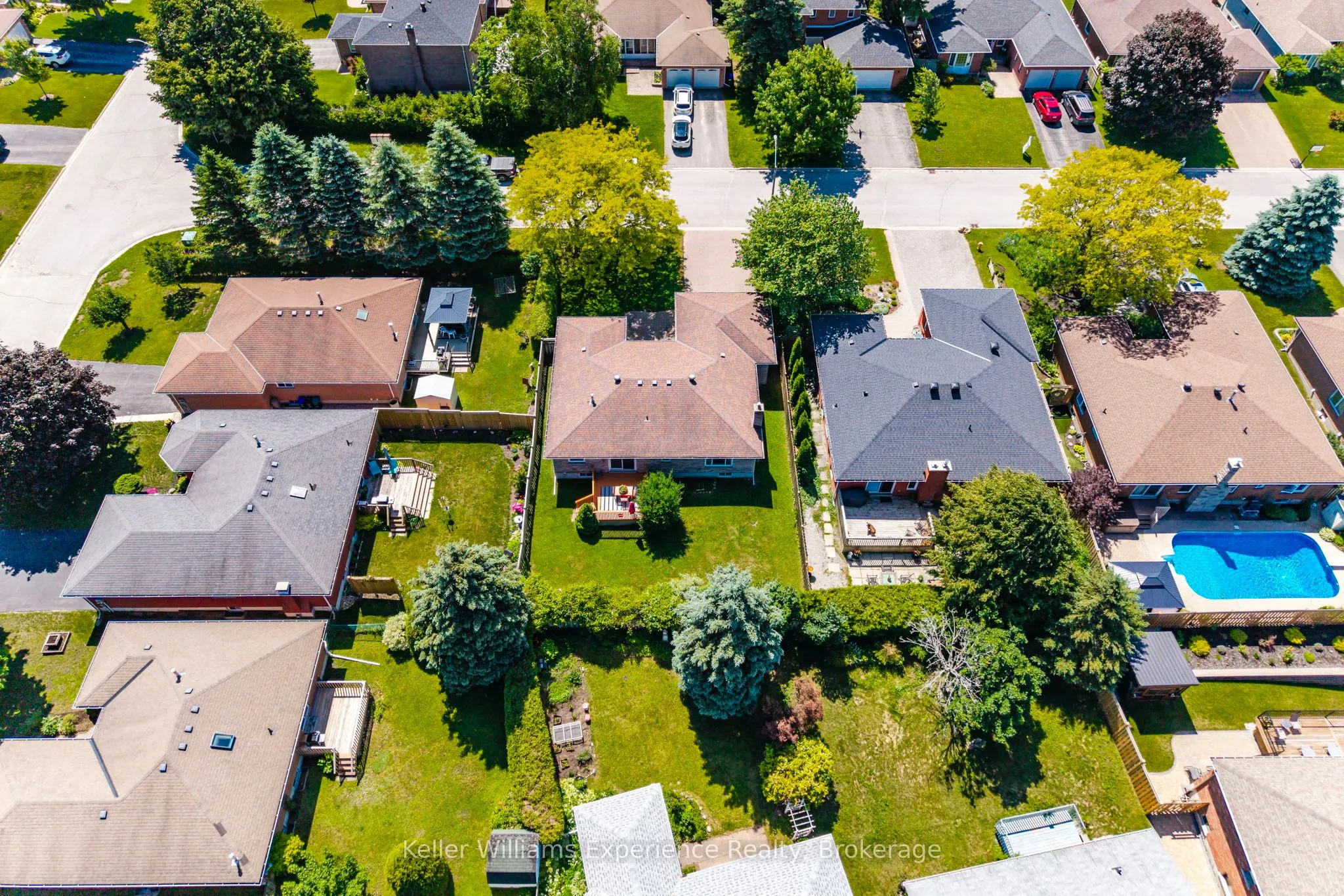 922 Playfair Road