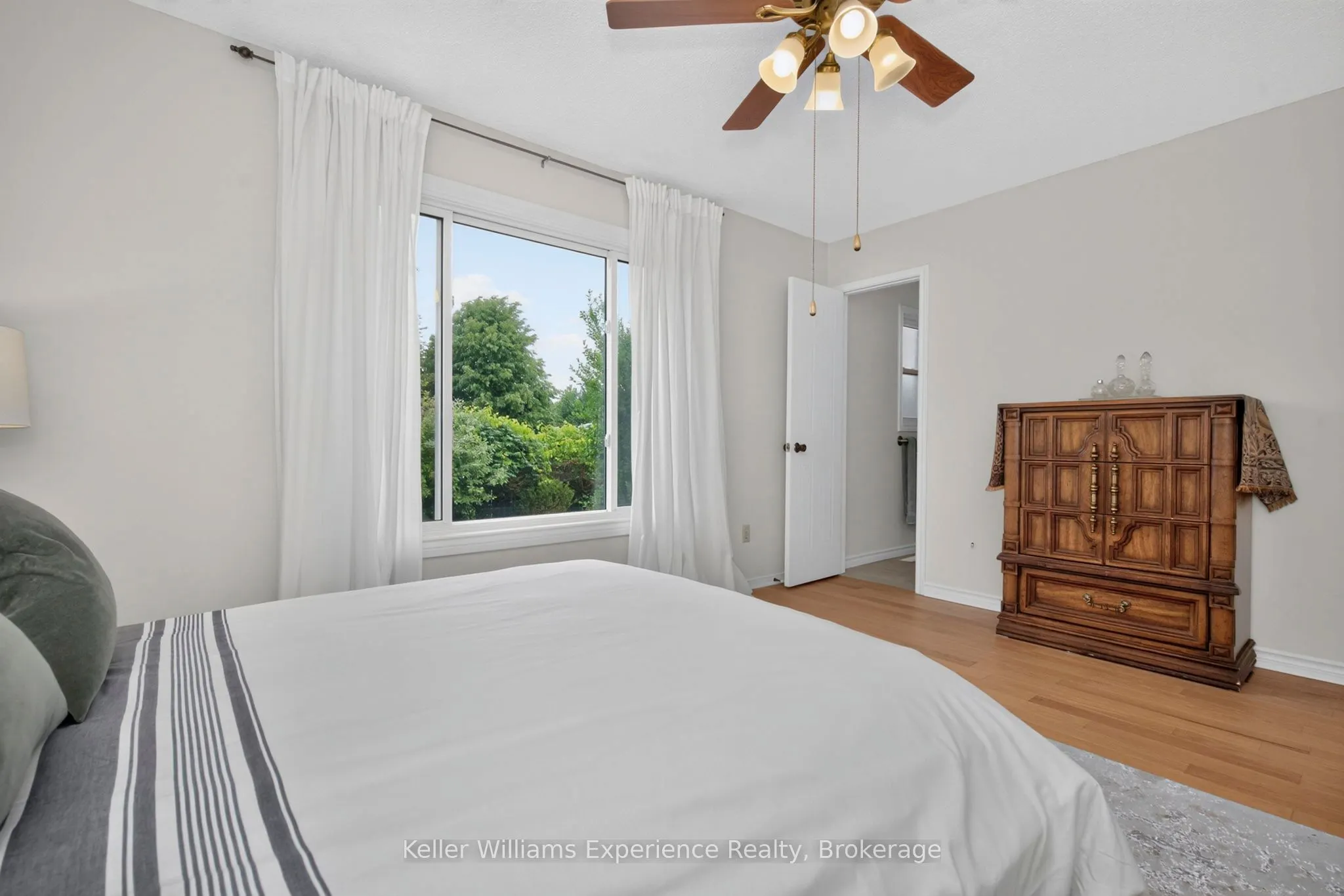 922 Playfair Road