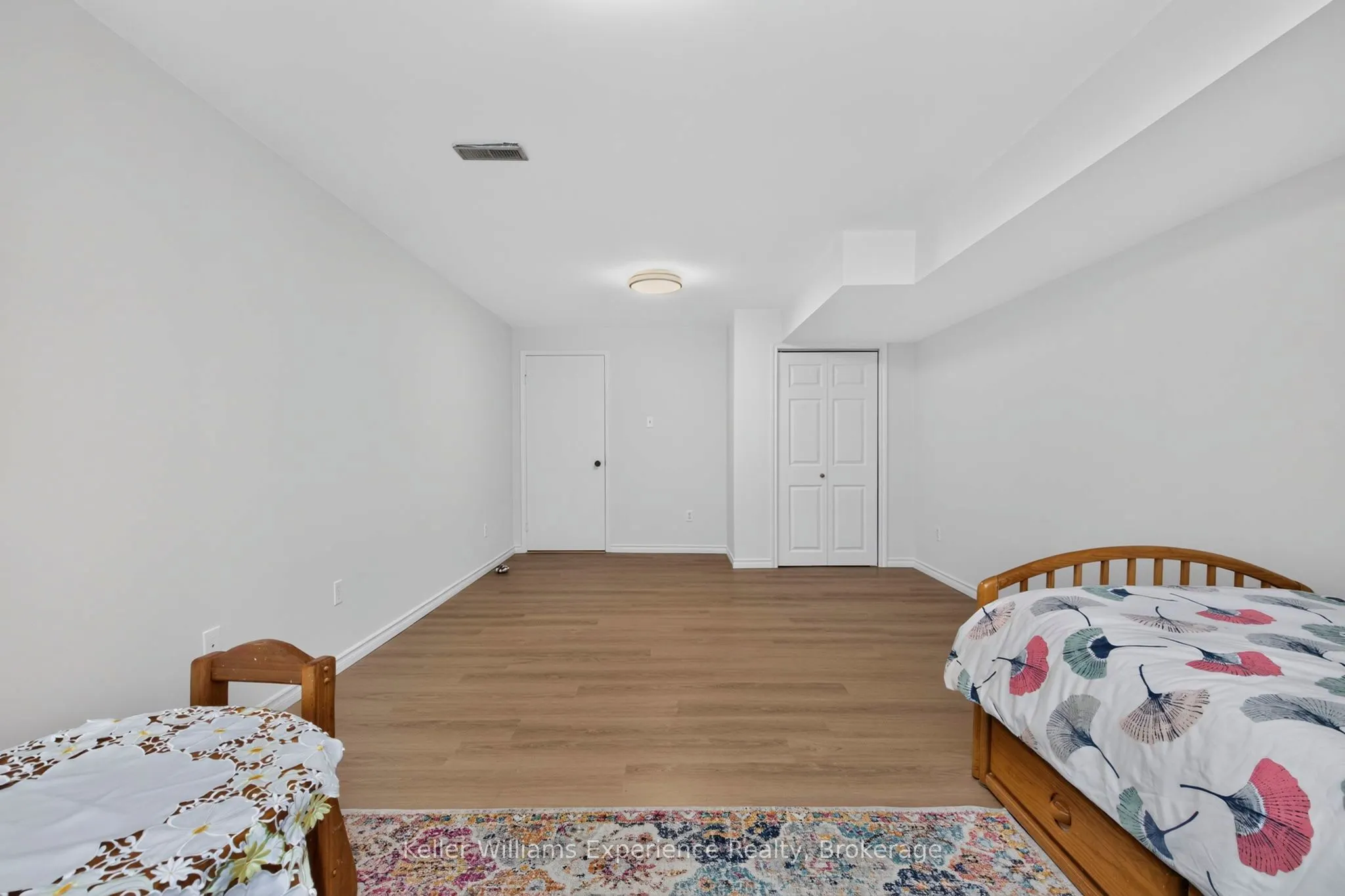 922 Playfair Road