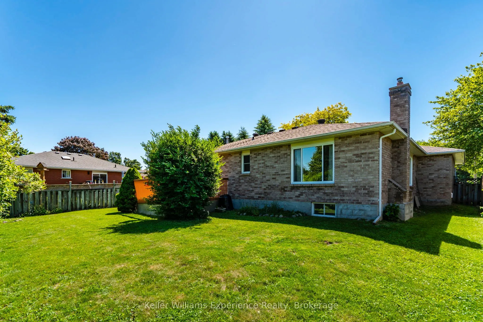 922 Playfair Road