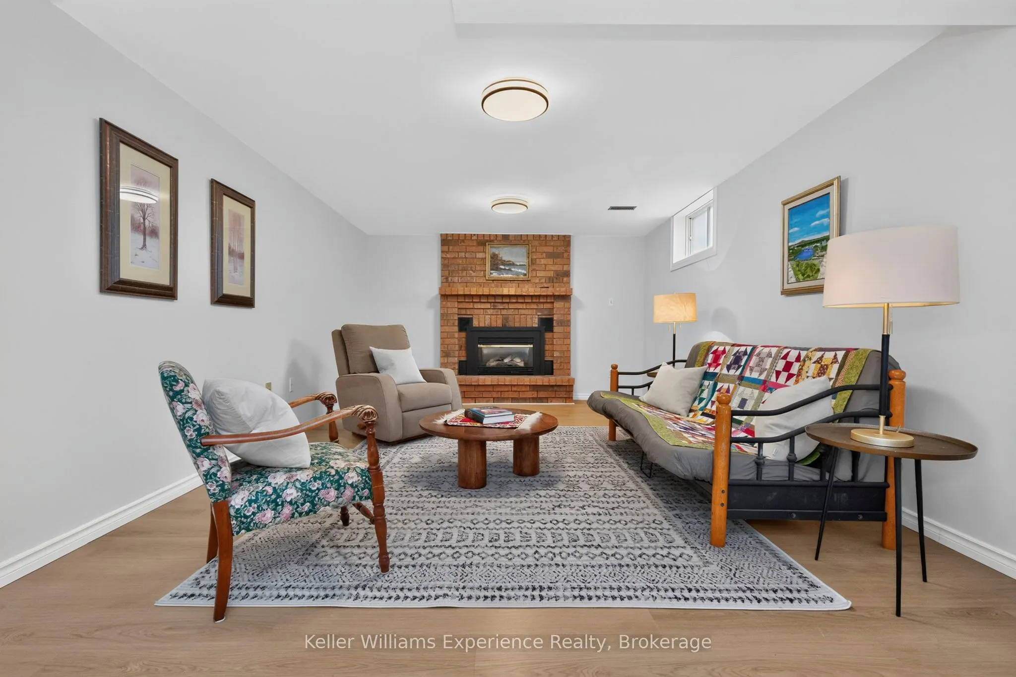 922 Playfair Road