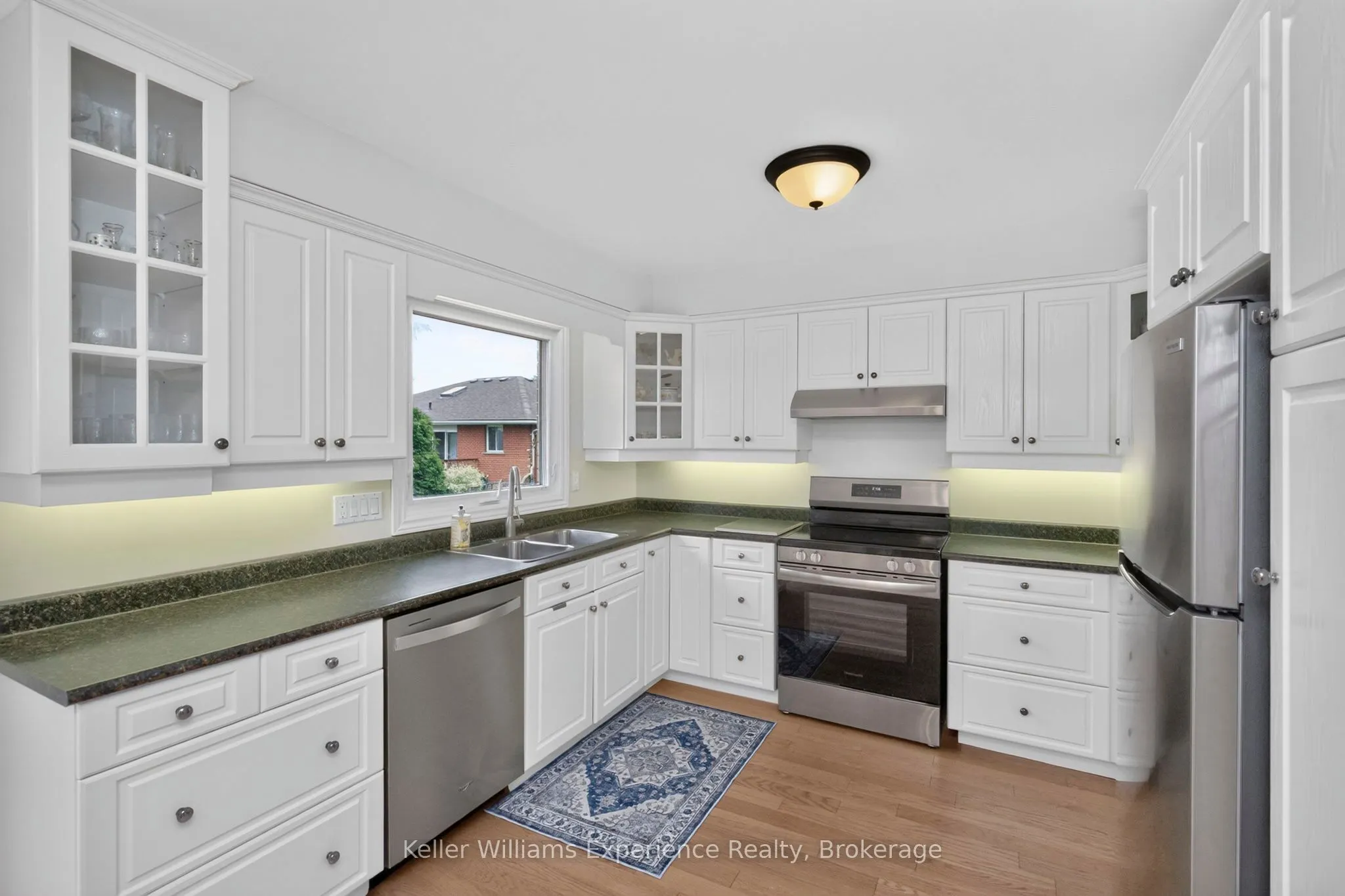 922 Playfair Road