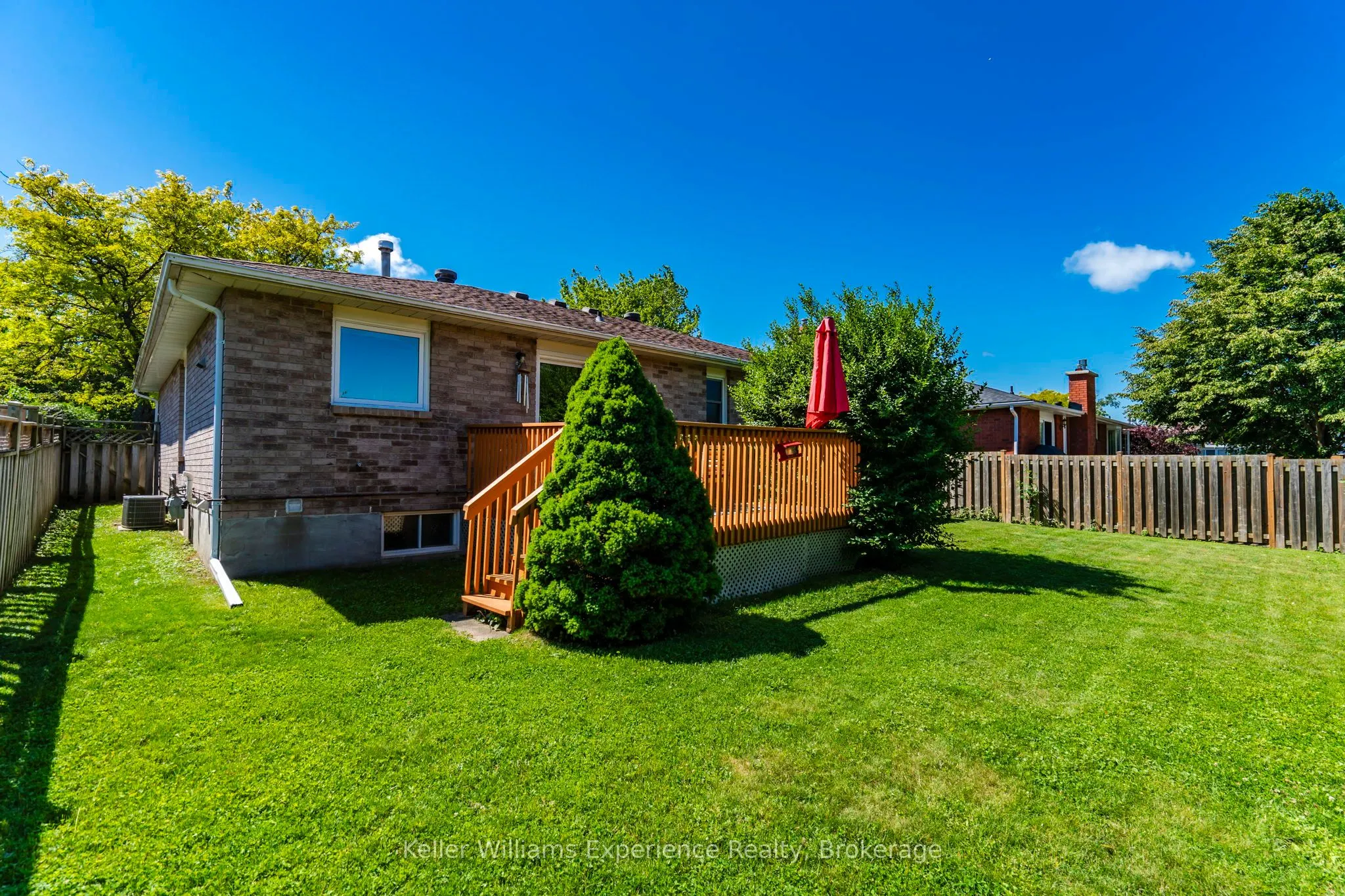 922 Playfair Road