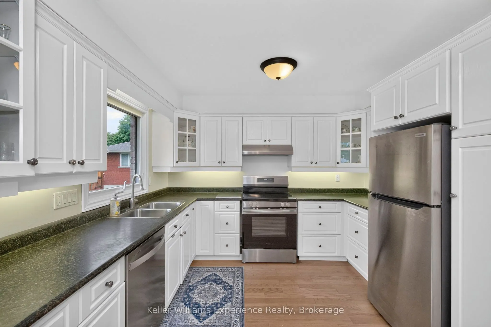 922 Playfair Road