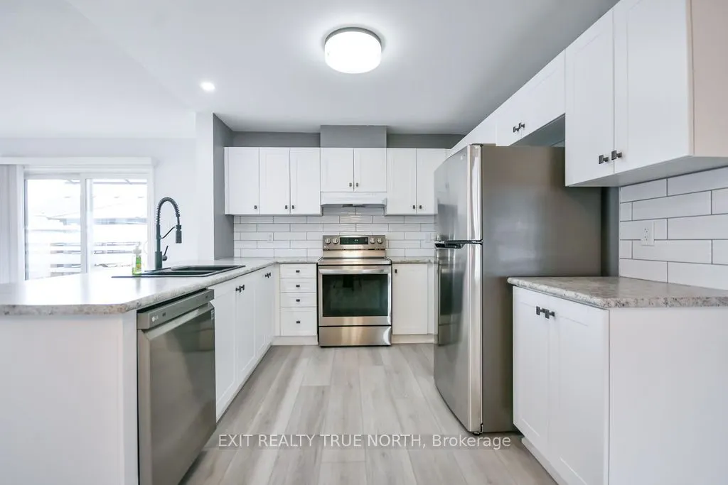 8 Sinclair Crescent