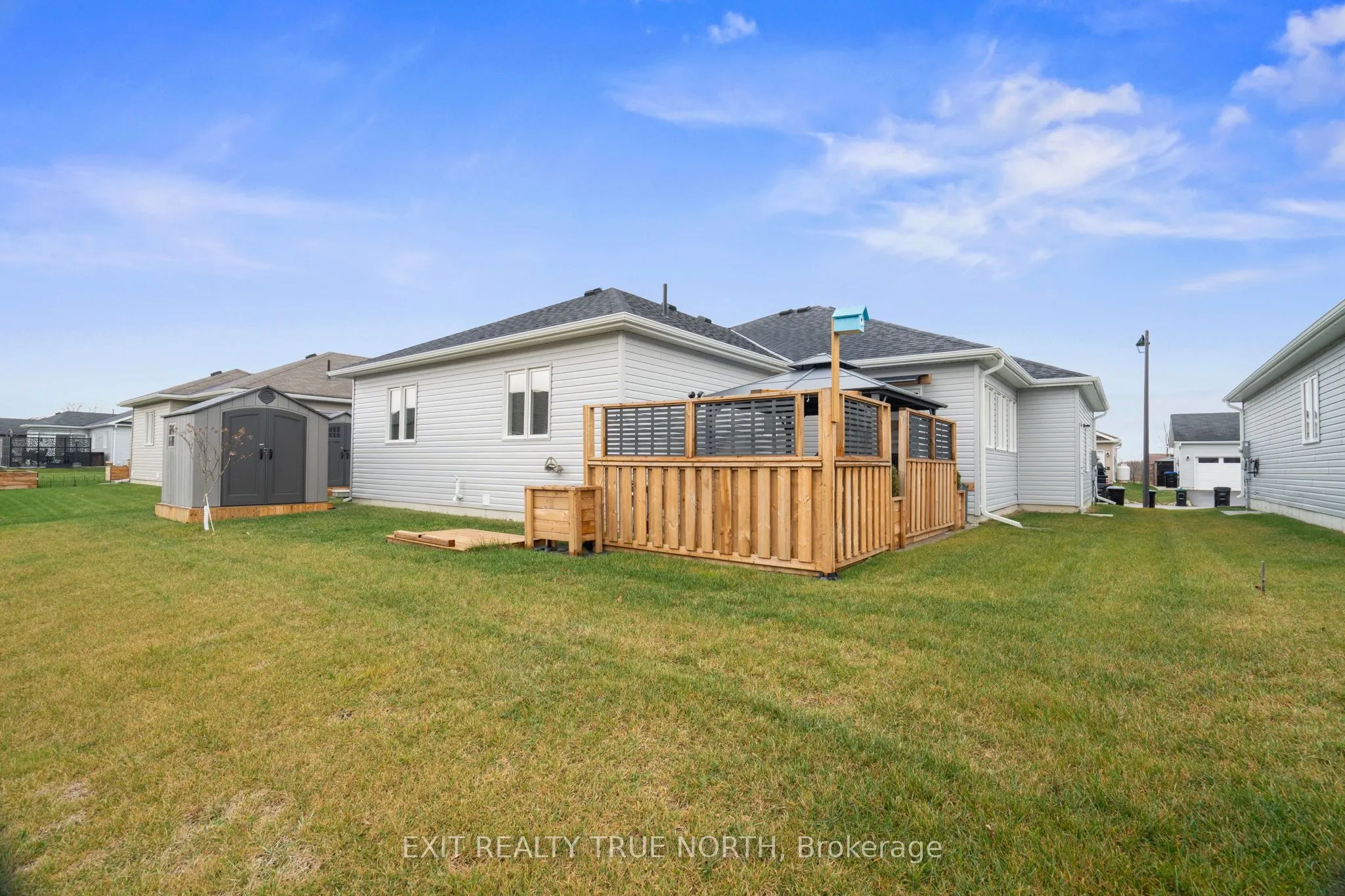 8 Sinclair Crescent