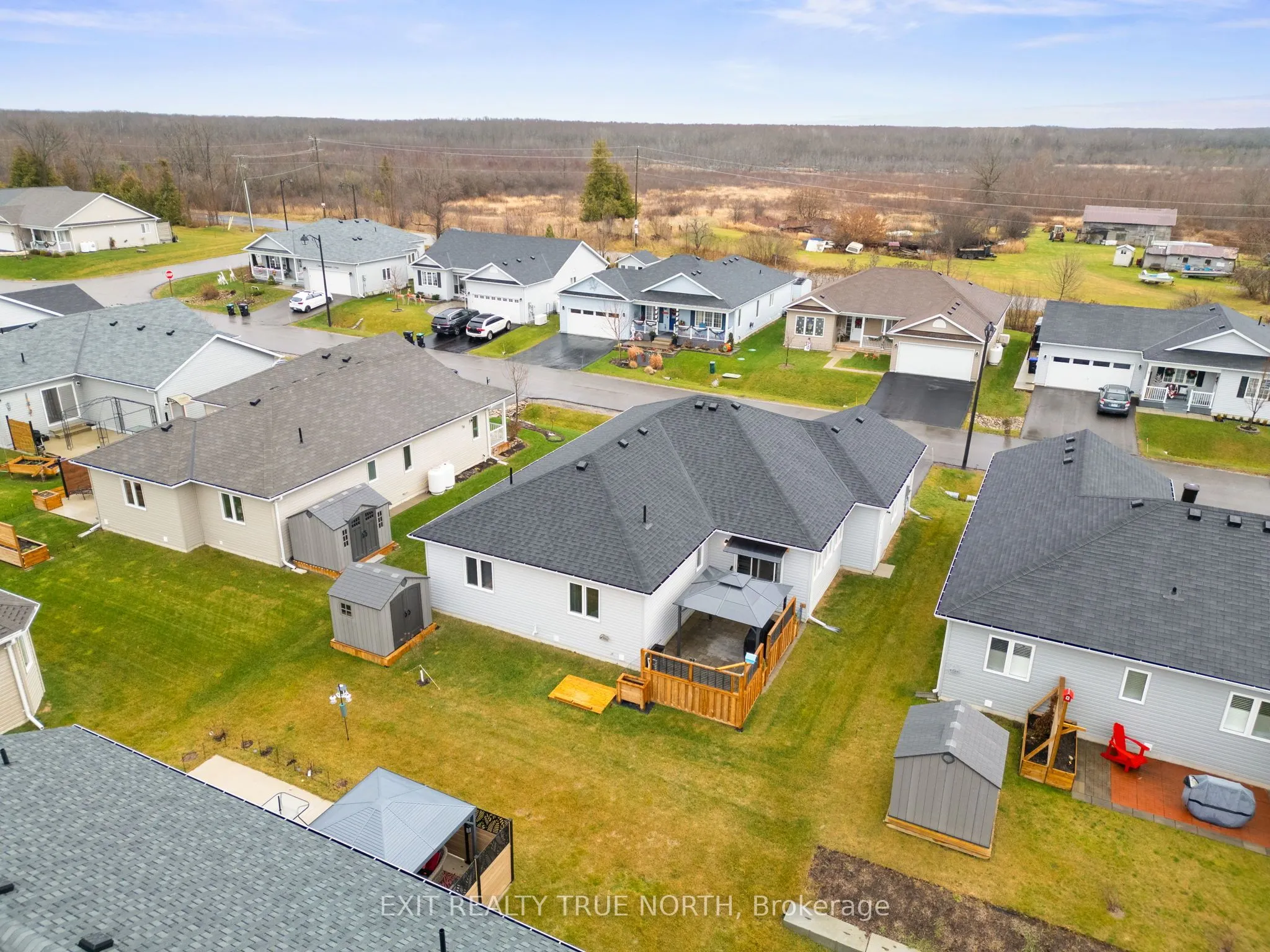 8 Sinclair Crescent