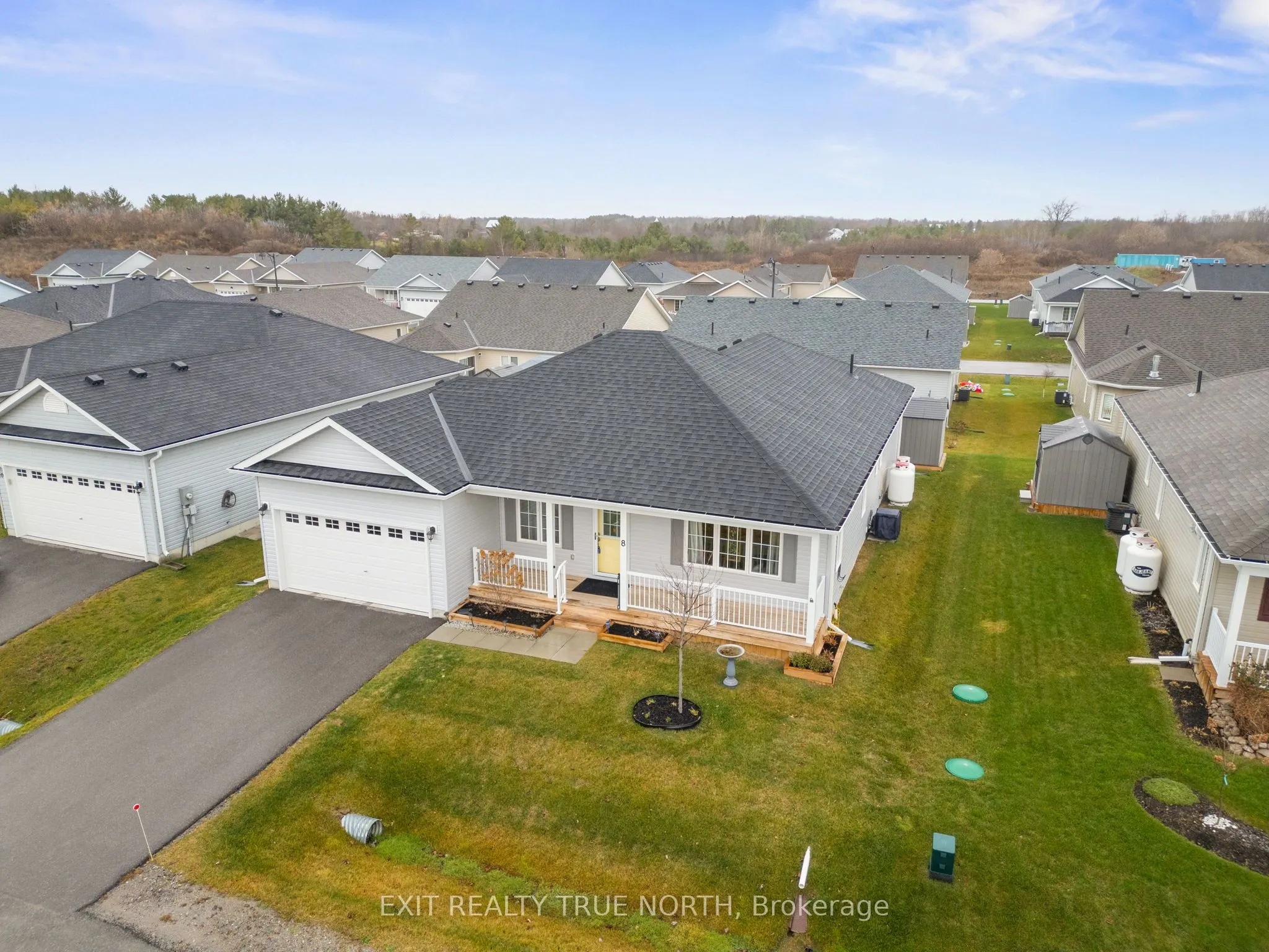 8 Sinclair Crescent