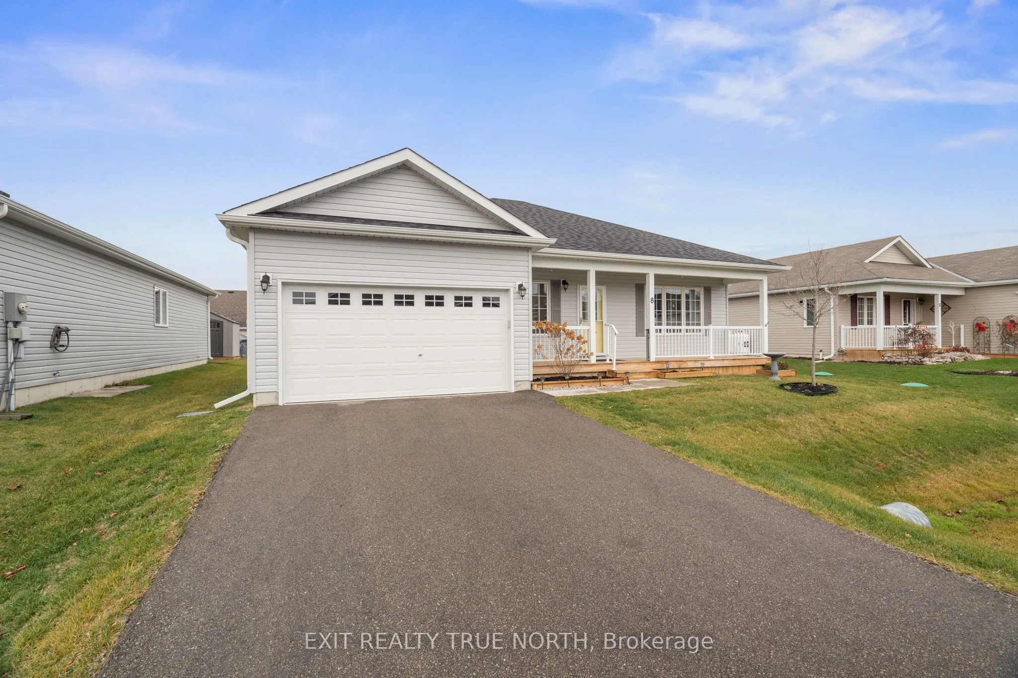 8 Sinclair Crescent