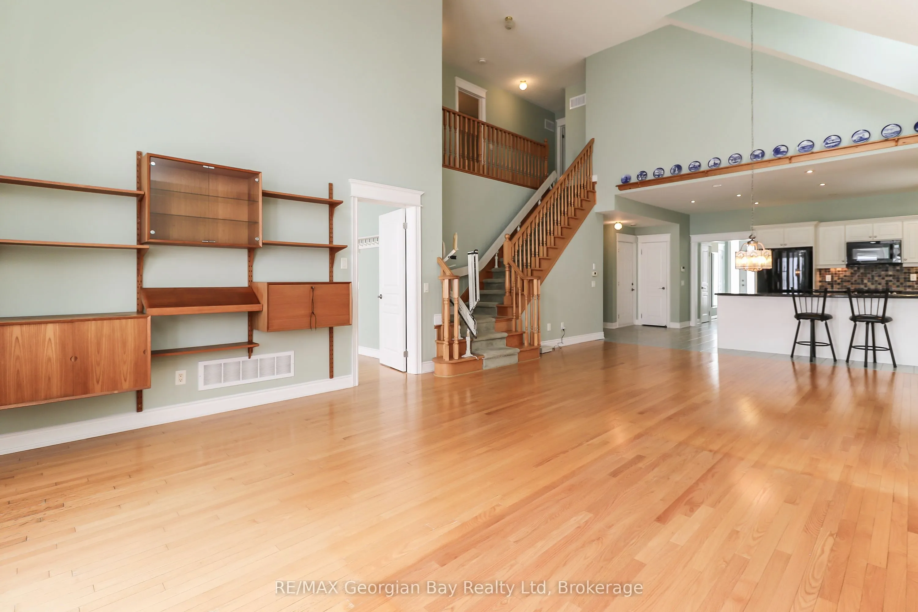 210 Wycliffe Cove