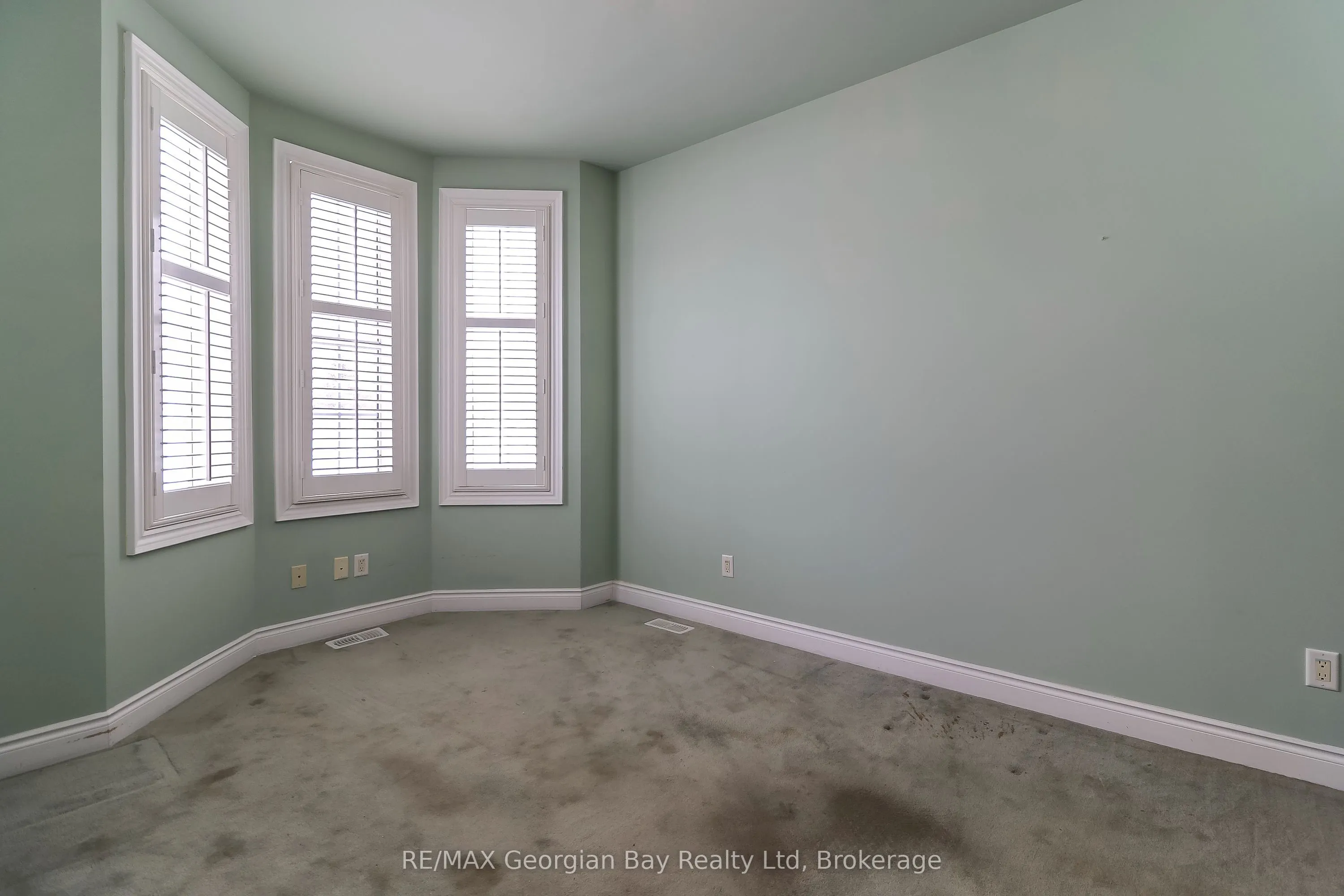210 Wycliffe Cove
