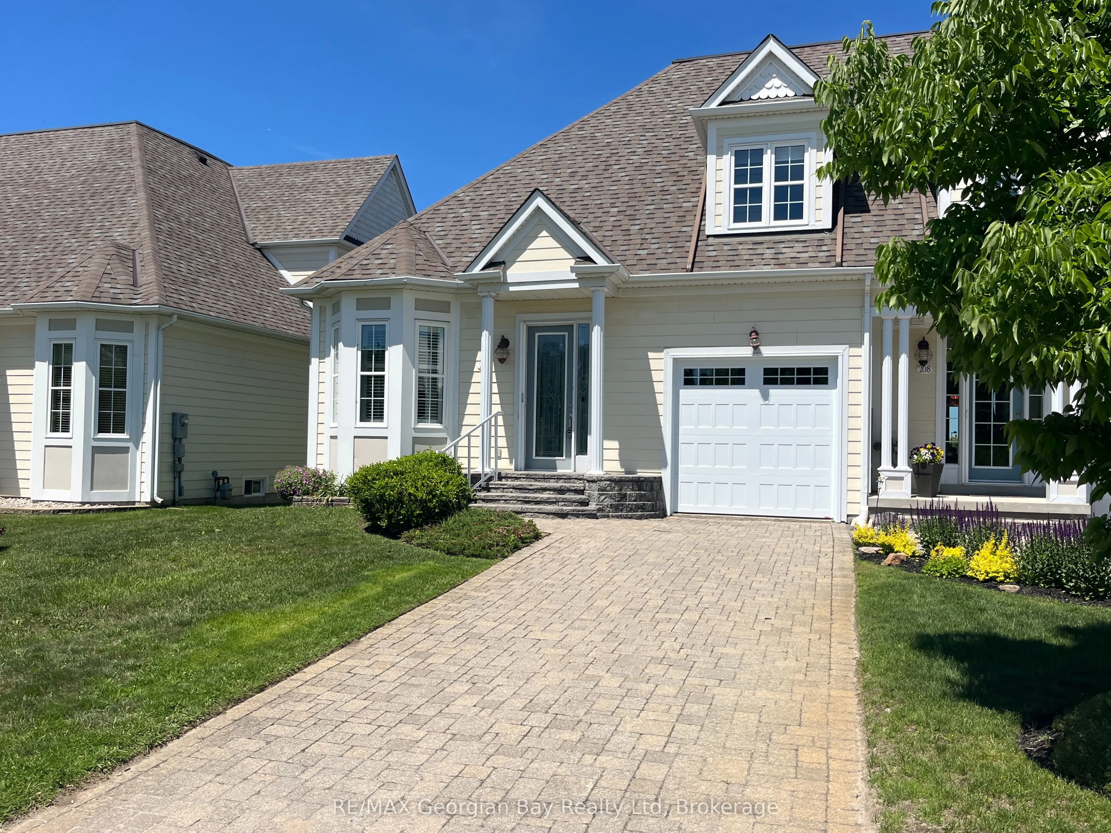 210 Wycliffe Cove