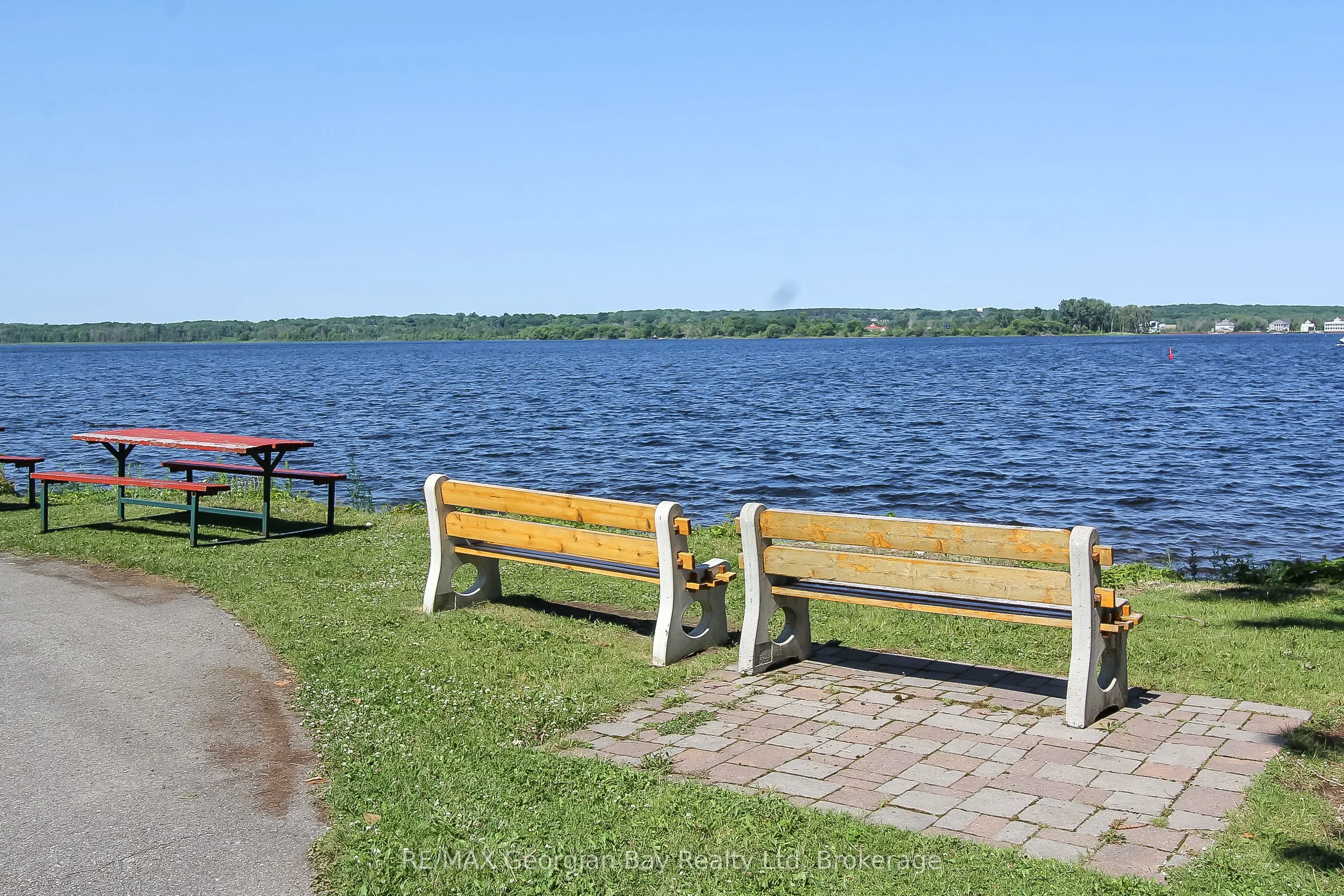 210 Wycliffe Cove