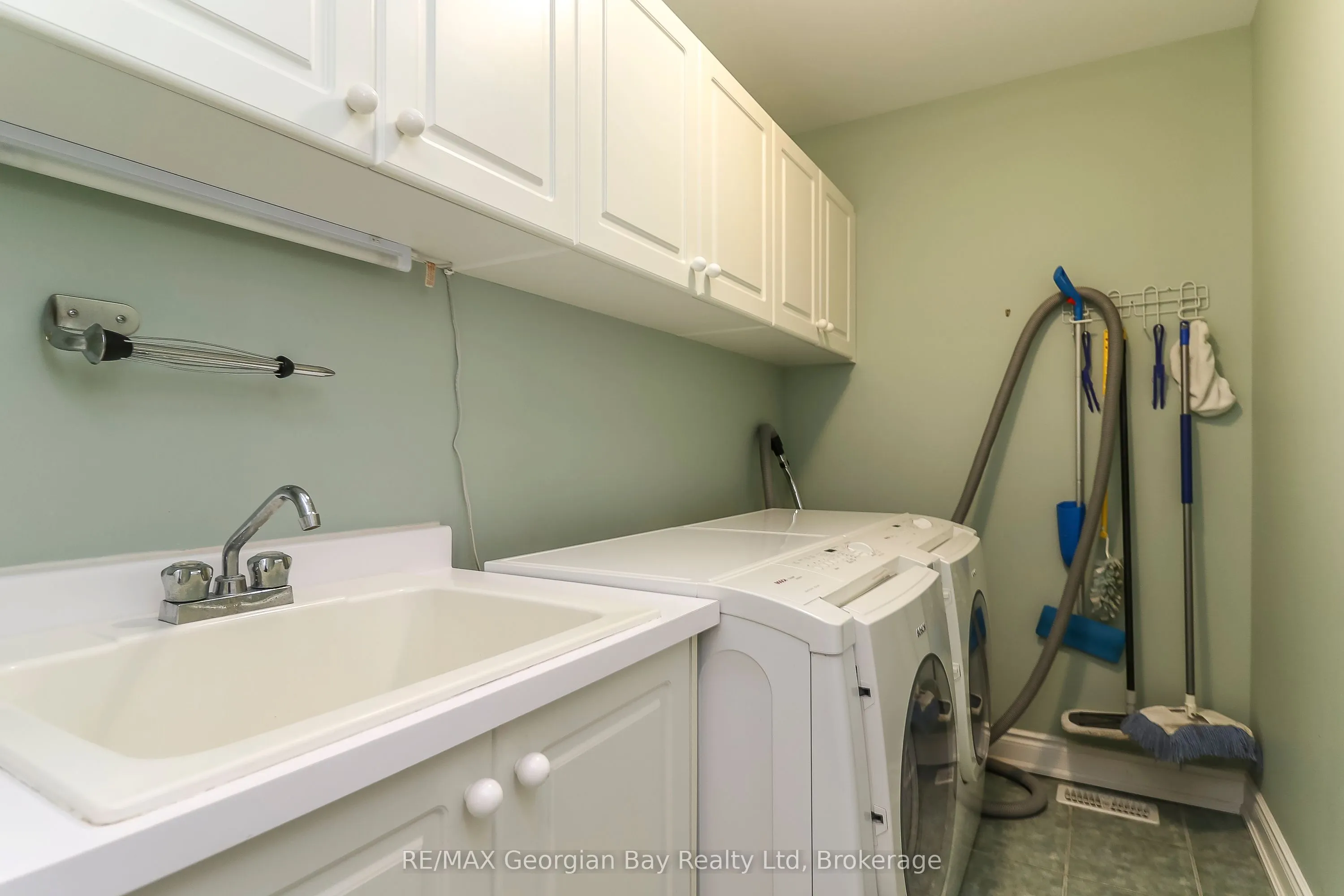 210 Wycliffe Cove