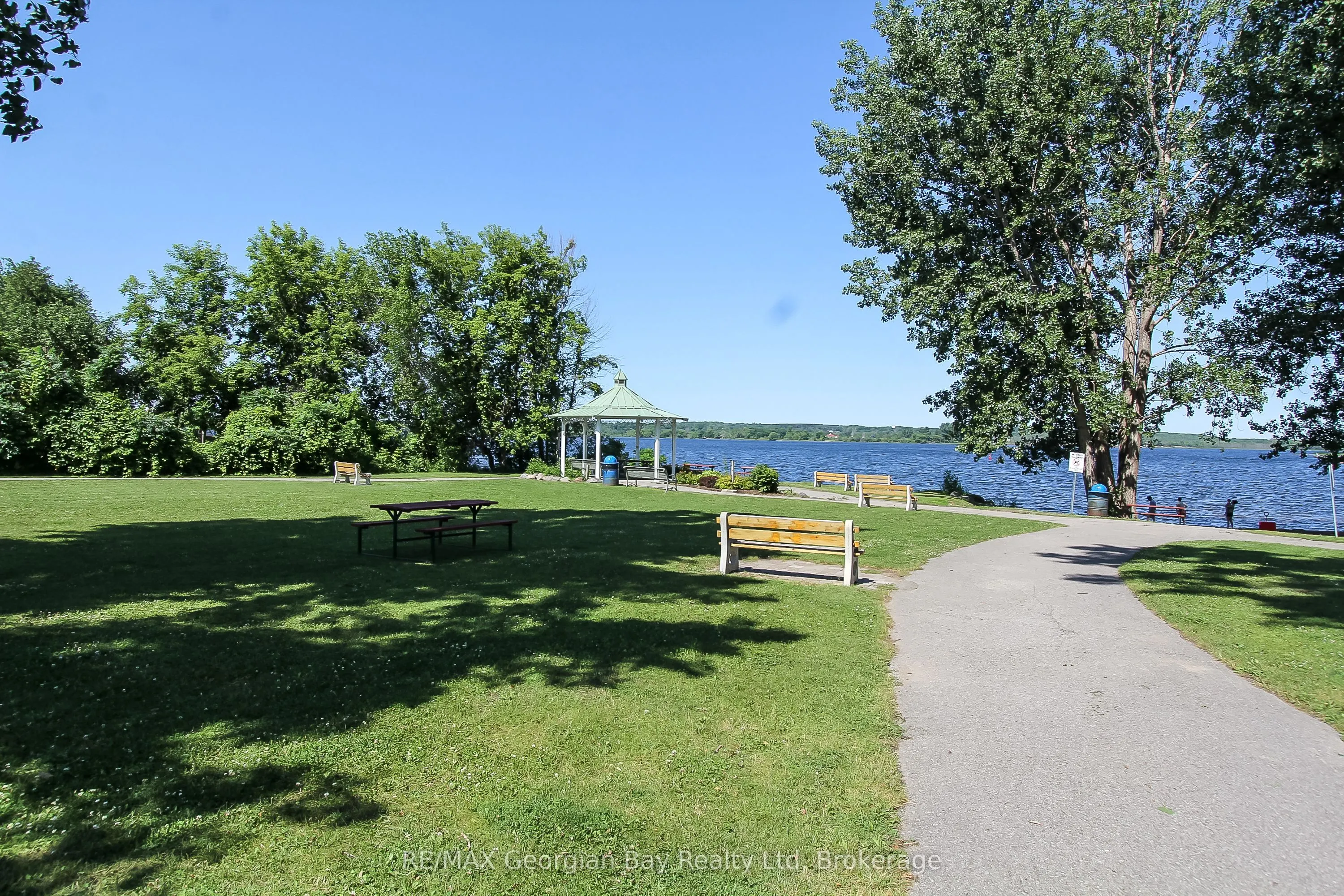 210 Wycliffe Cove