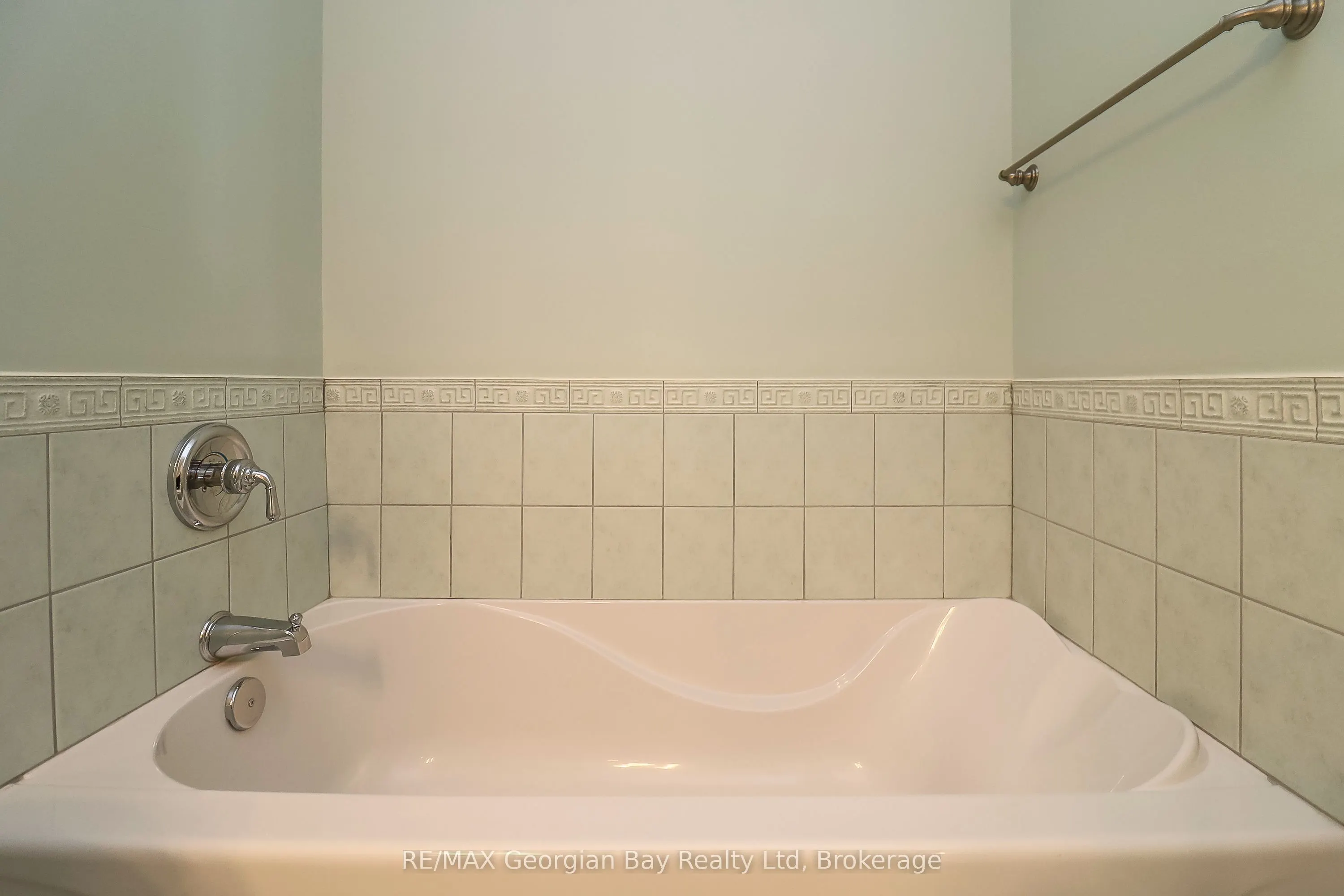 210 Wycliffe Cove
