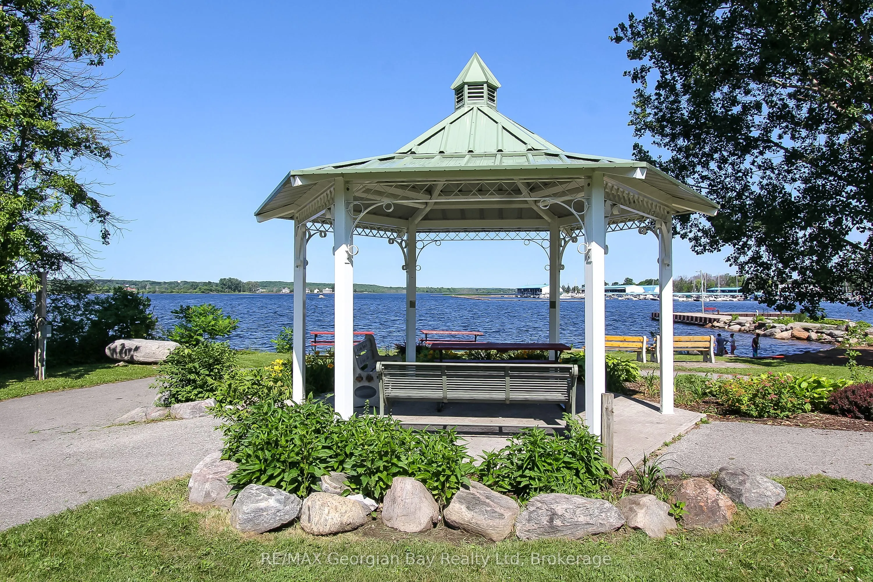 210 Wycliffe Cove