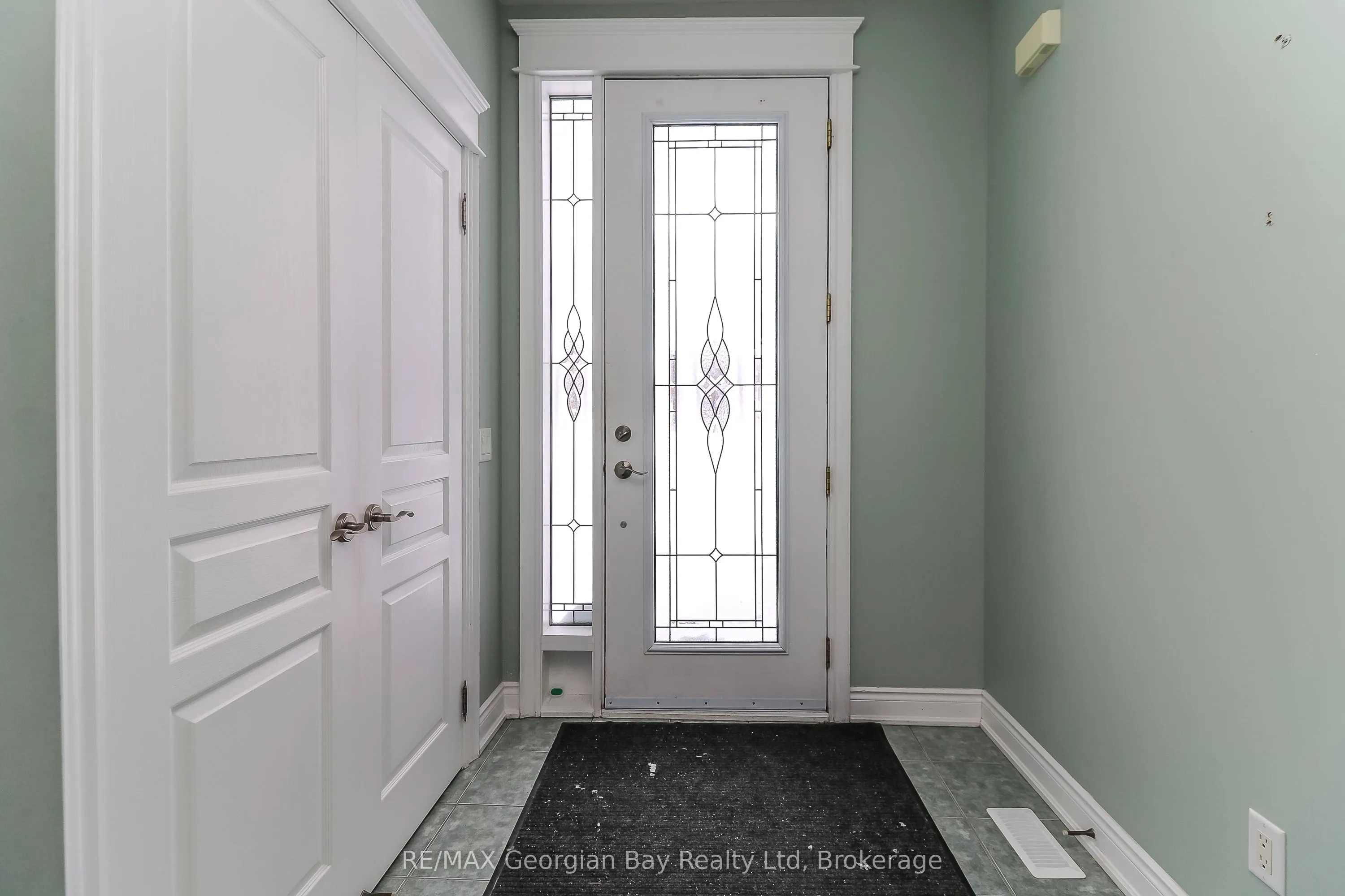 210 Wycliffe Cove
