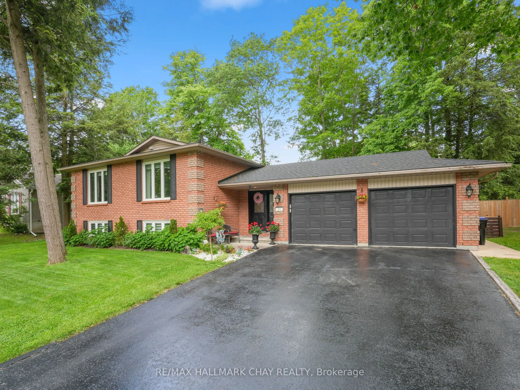 20 Downer Crescent