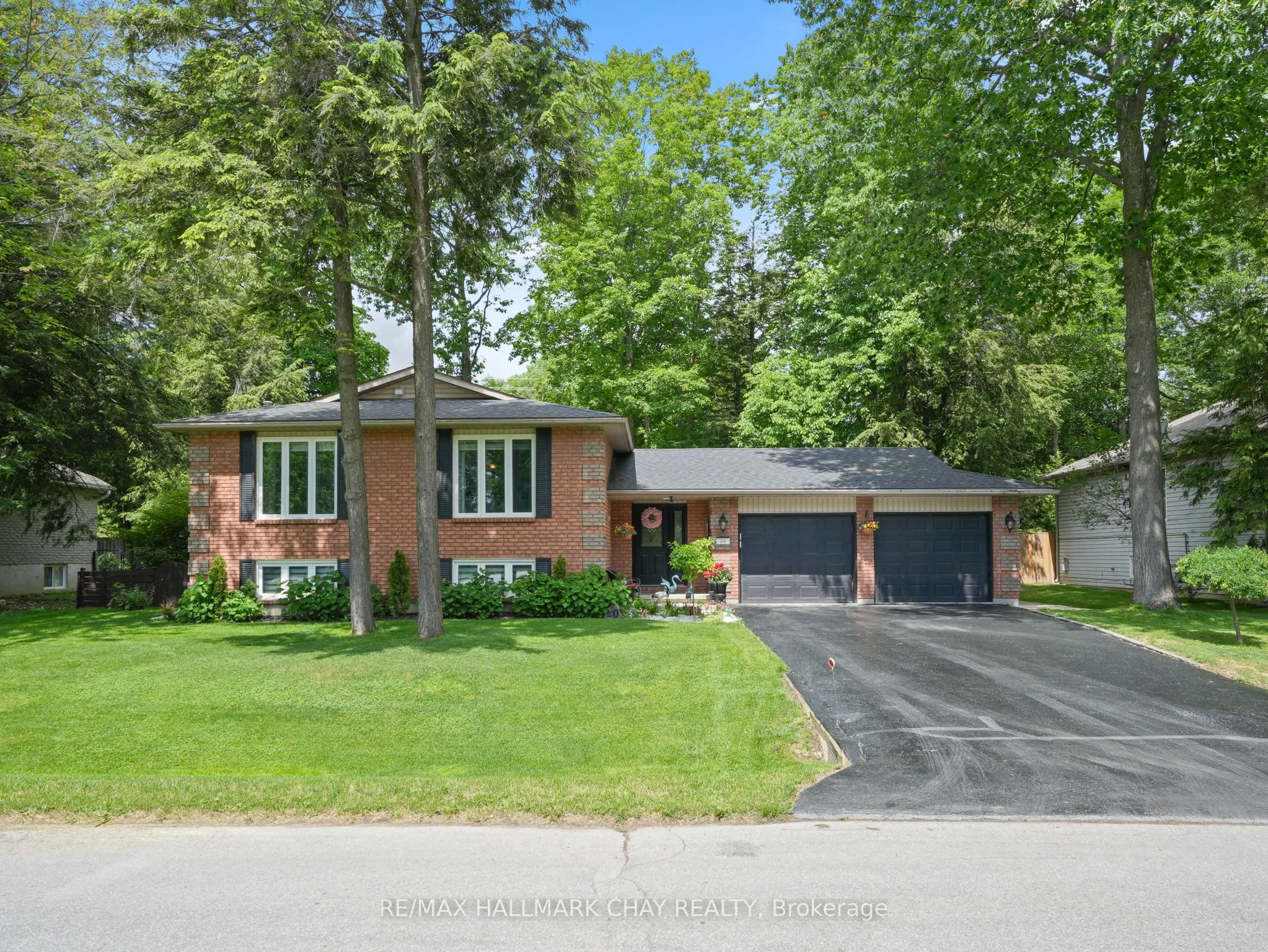 20 Downer Crescent