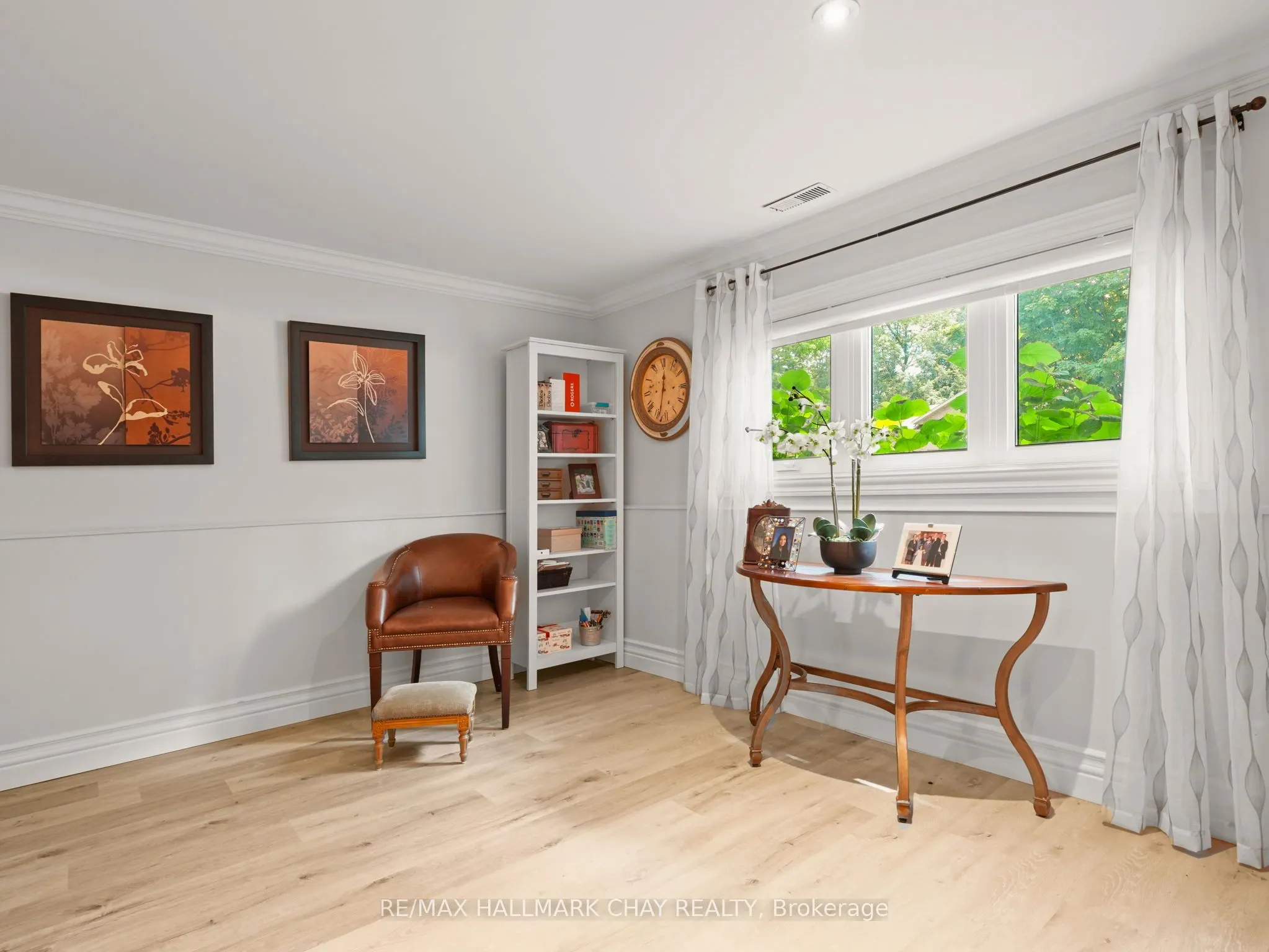 20 Downer Crescent