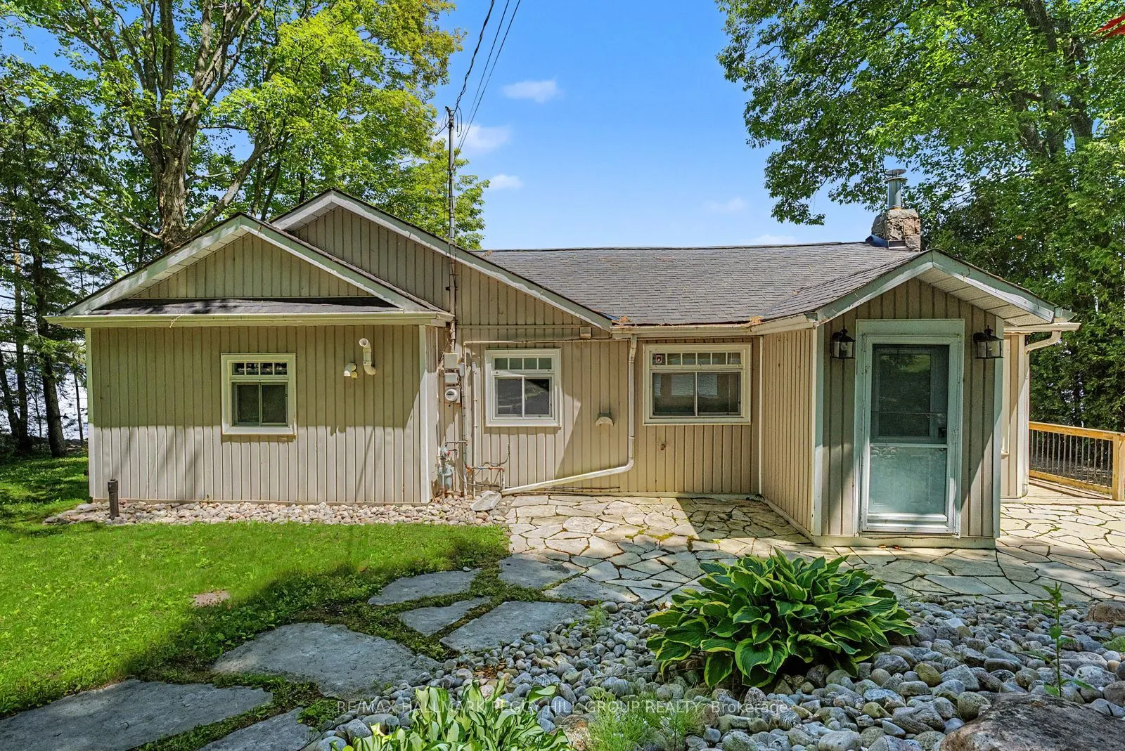 1449 Champlain Road