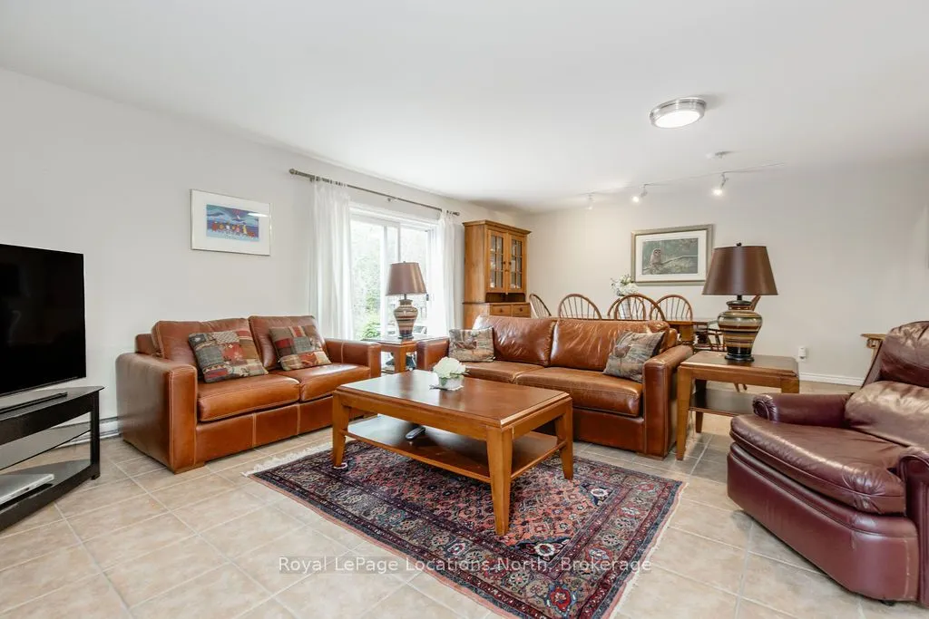112 Escarpment Crescent #12