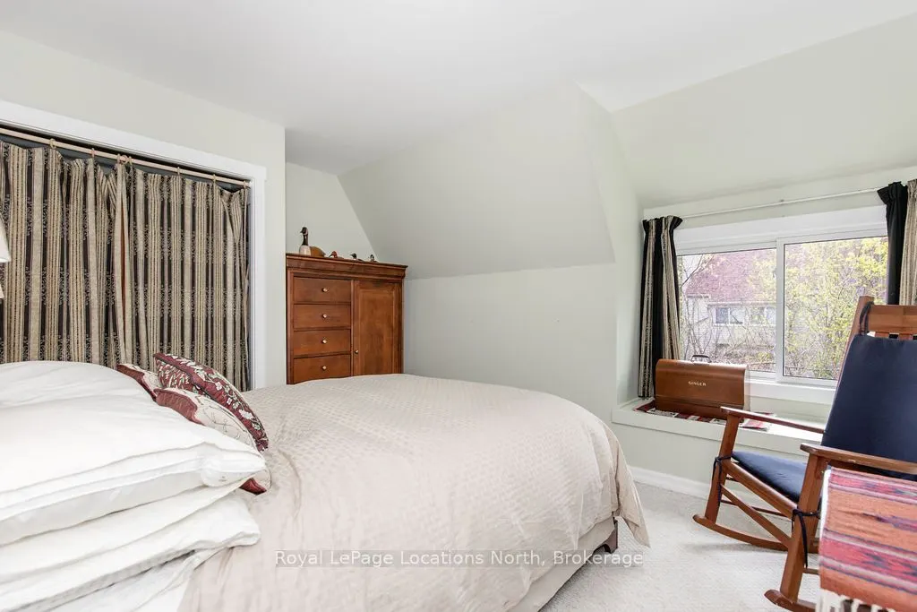 112 Escarpment Crescent #12