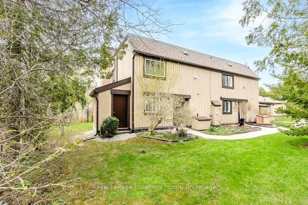 112 Escarpment Crescent #12