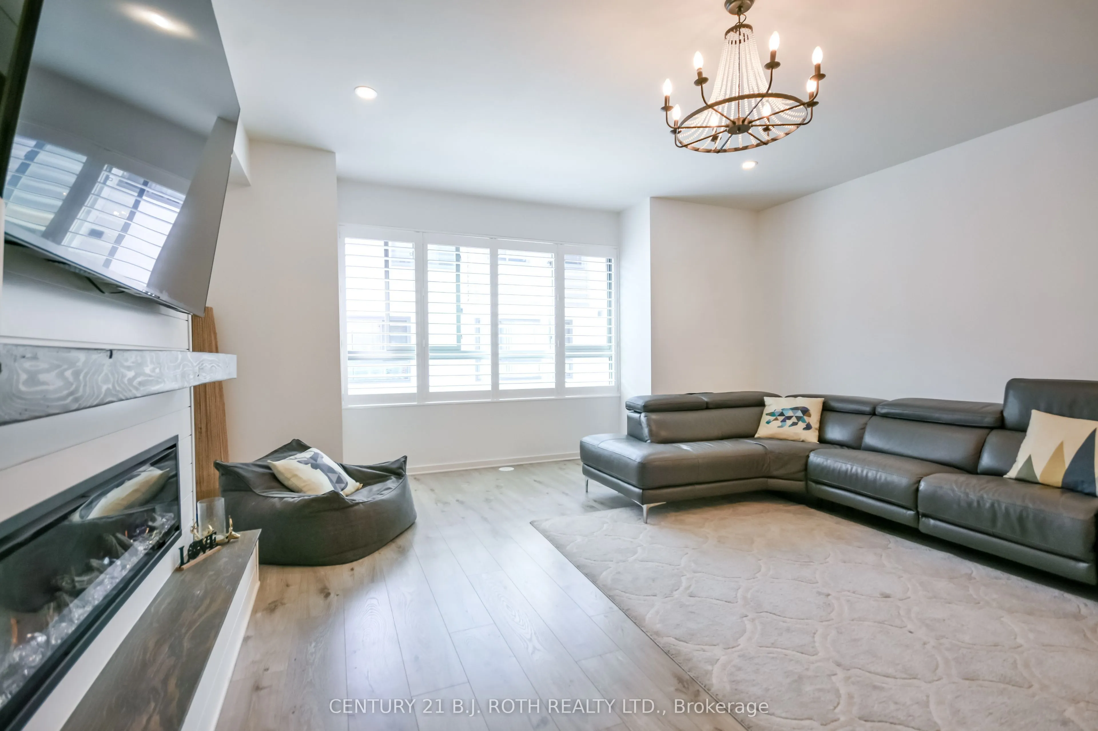 369 Essa Road #64