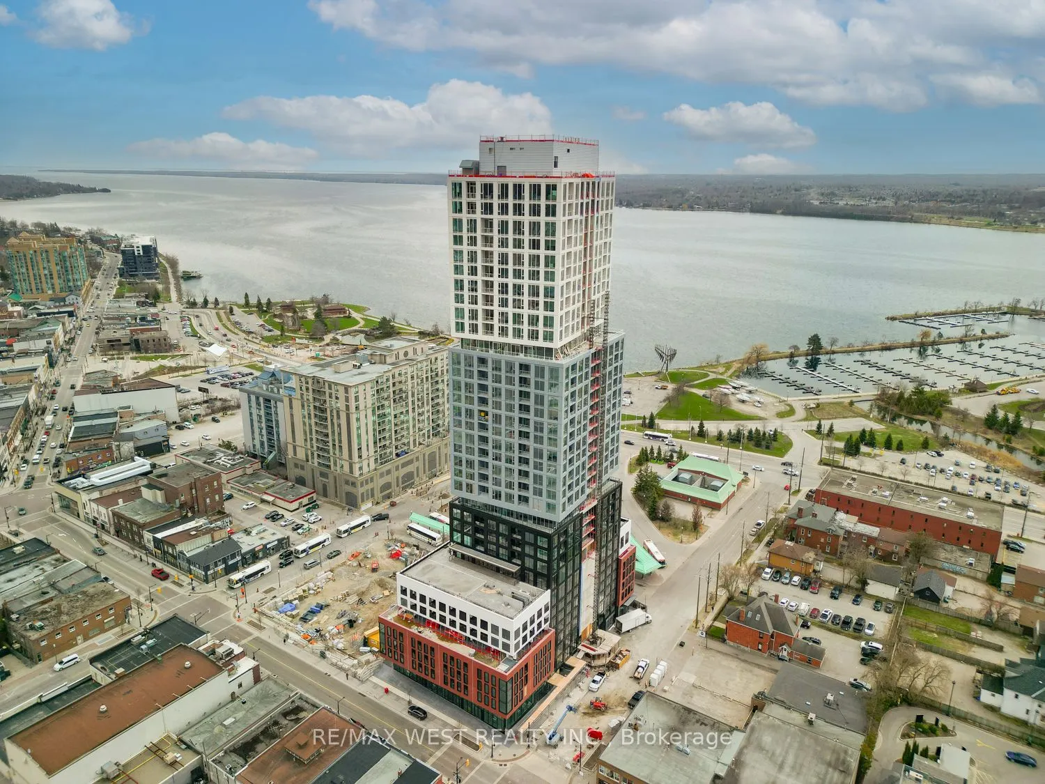 39 Mary Street #1210