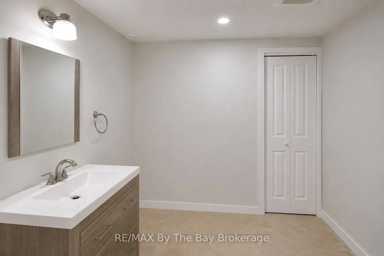 103 Sunnidale Road S