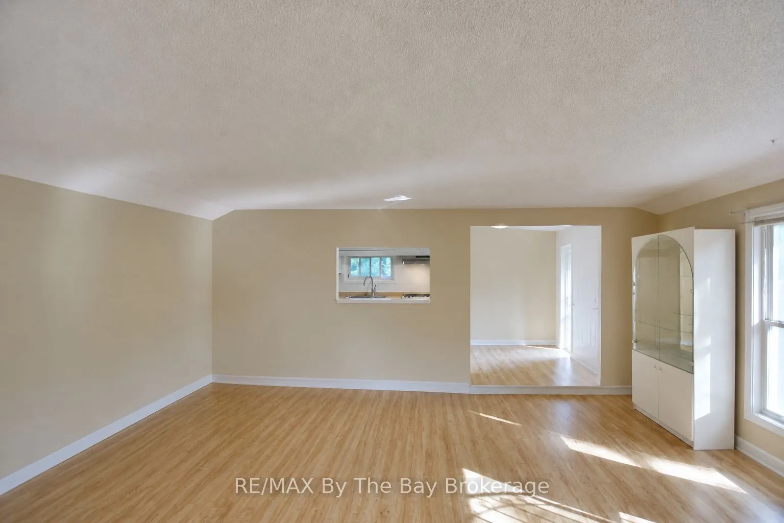 103 Sunnidale Road S